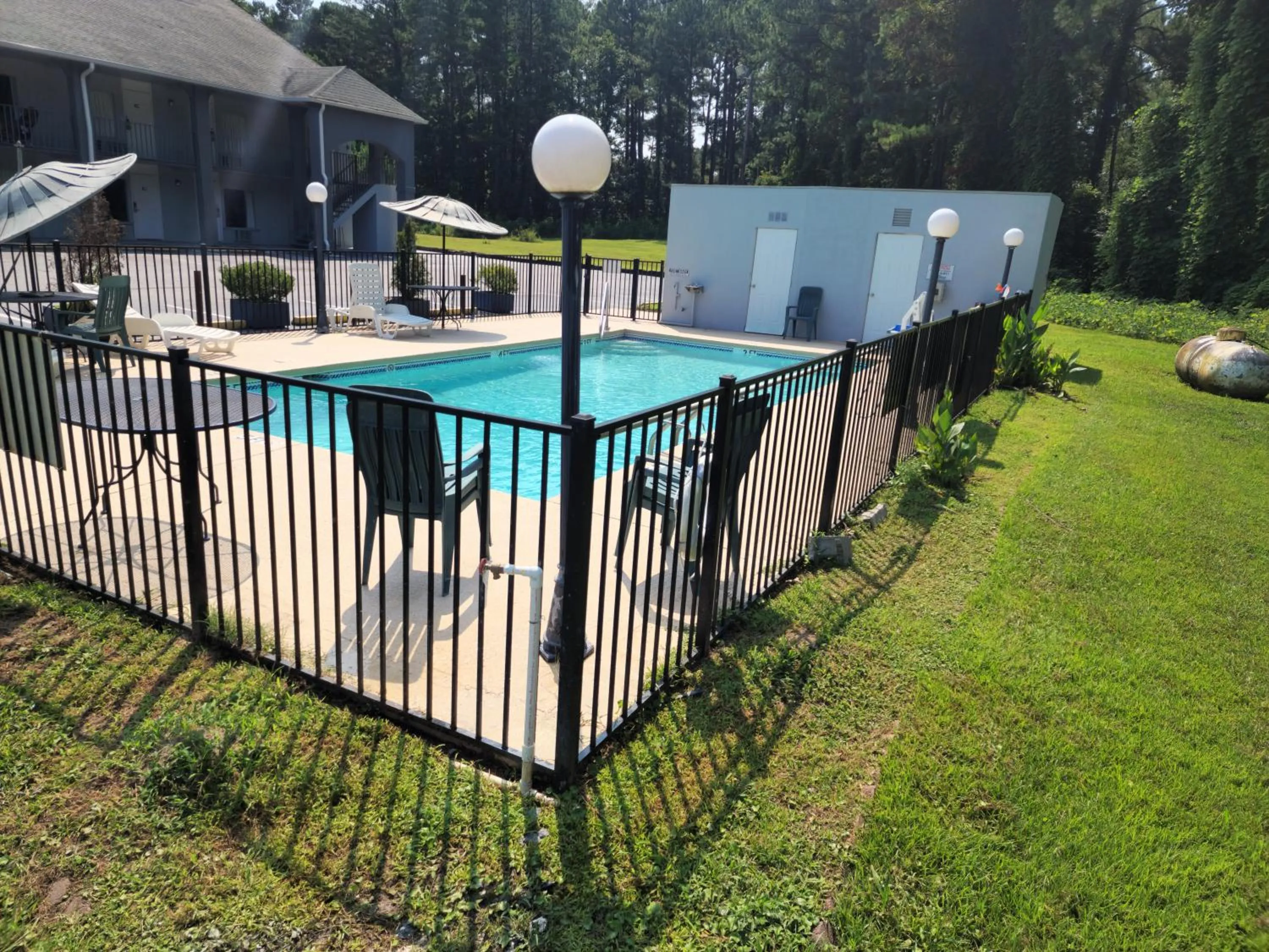 Swimming pool in Days Inn by Wyndham Hardeeville Near Hilton Head