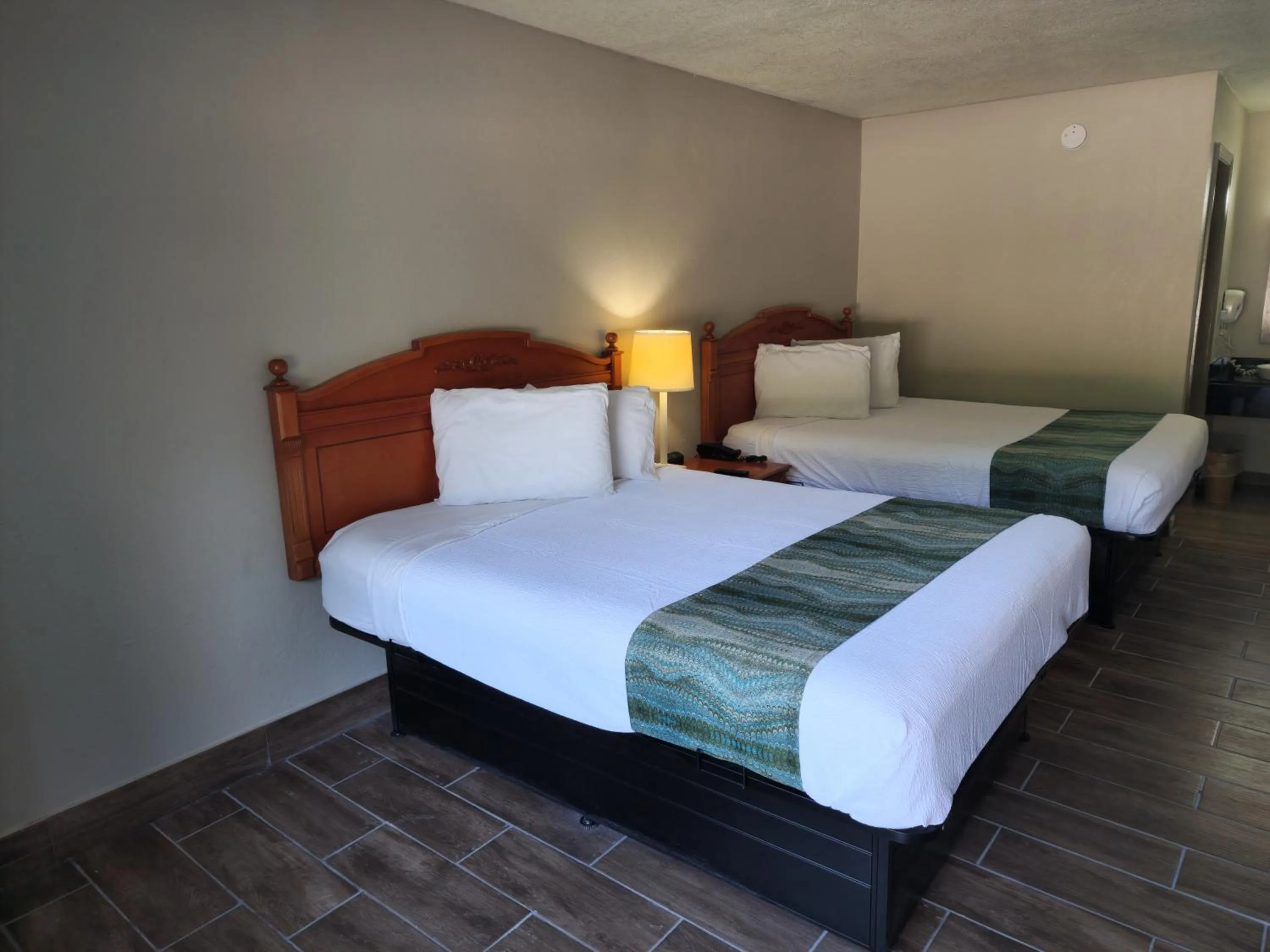 Bed in Days Inn by Wyndham Hardeeville Near Hilton Head