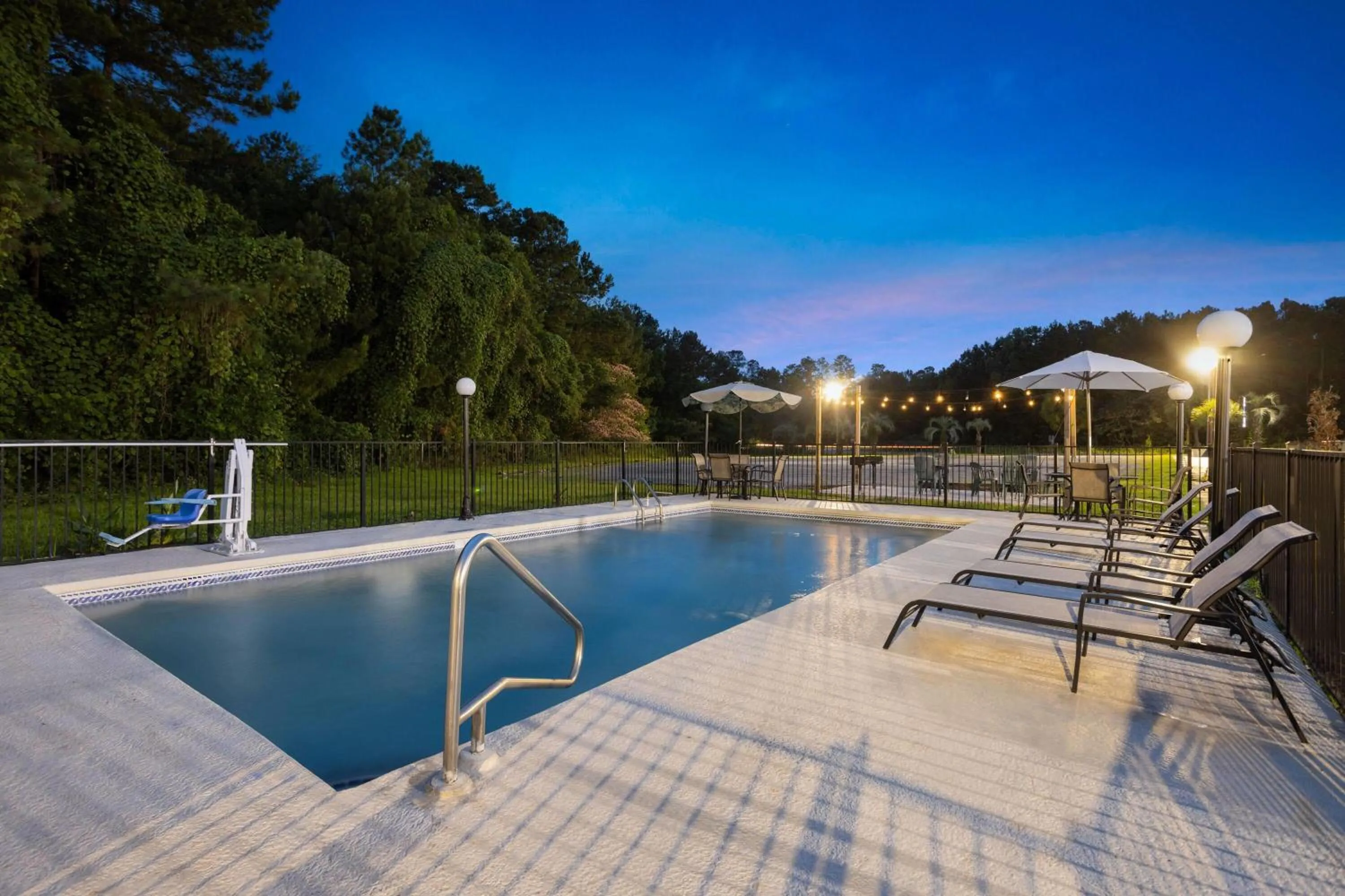 Swimming pool in Days Inn by Wyndham Hardeeville Near Hilton Head