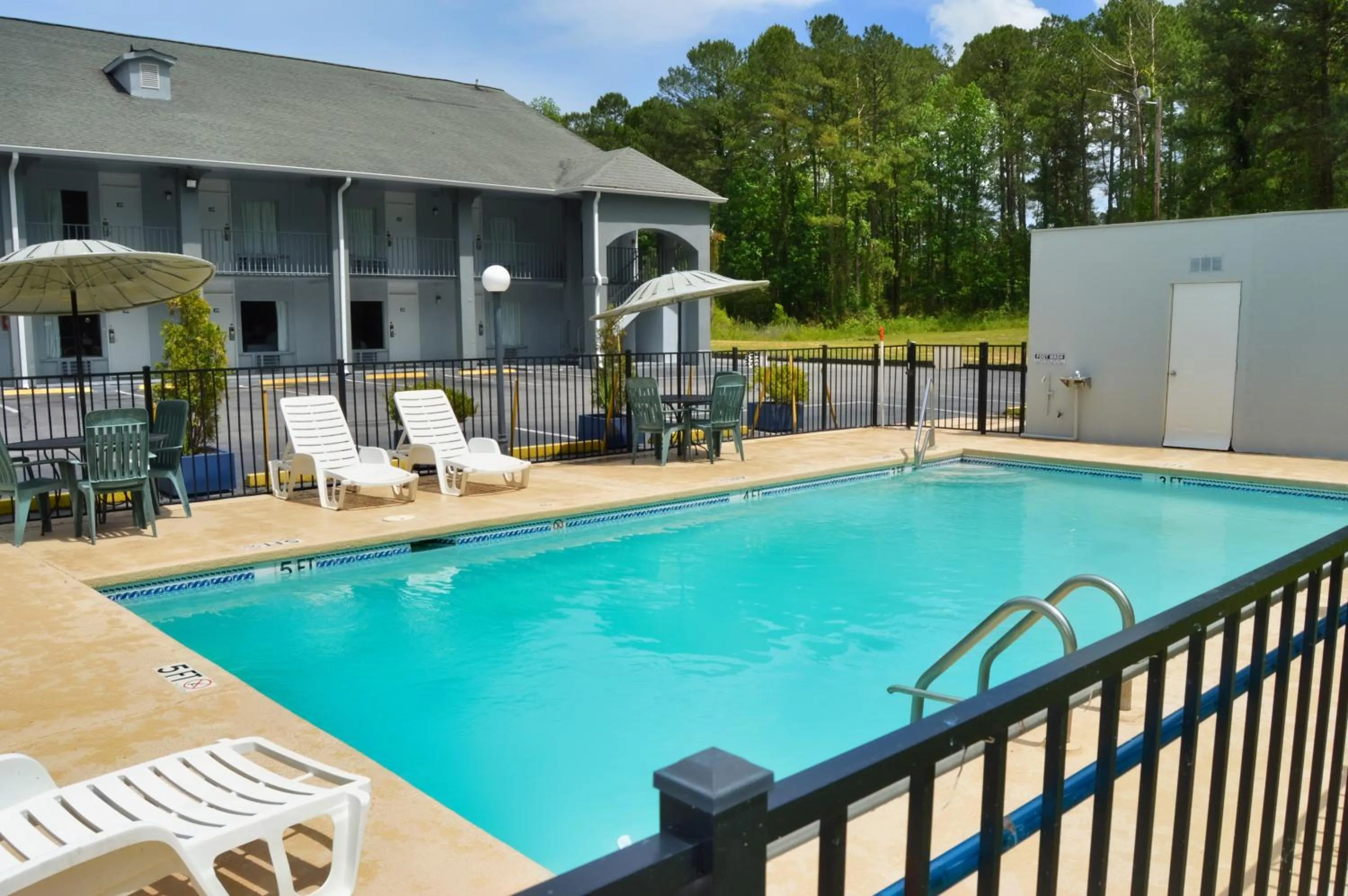 Swimming pool in Days Inn by Wyndham Hardeeville Near Hilton Head