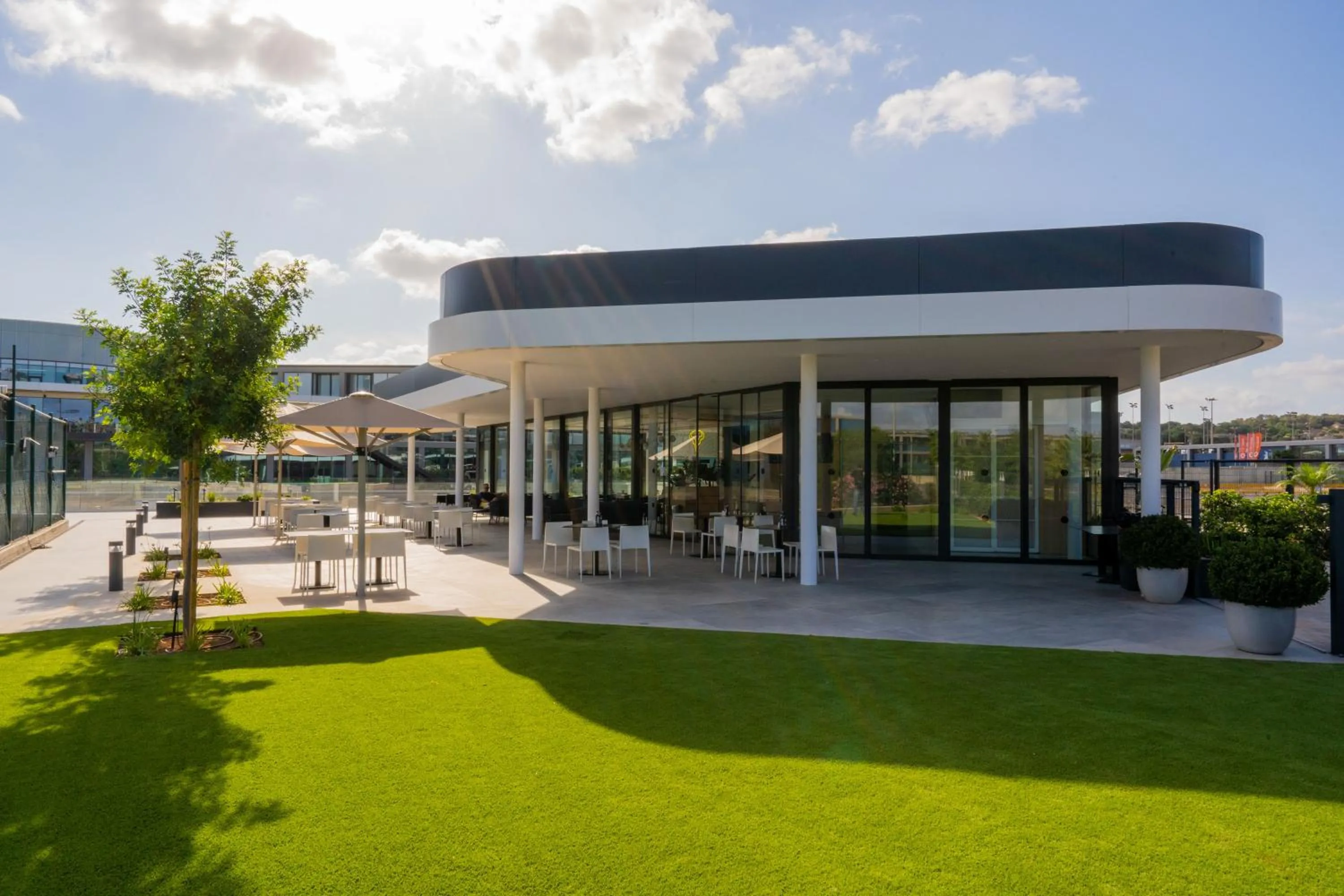 Restaurant/places to eat in Rafa Nadal Residence