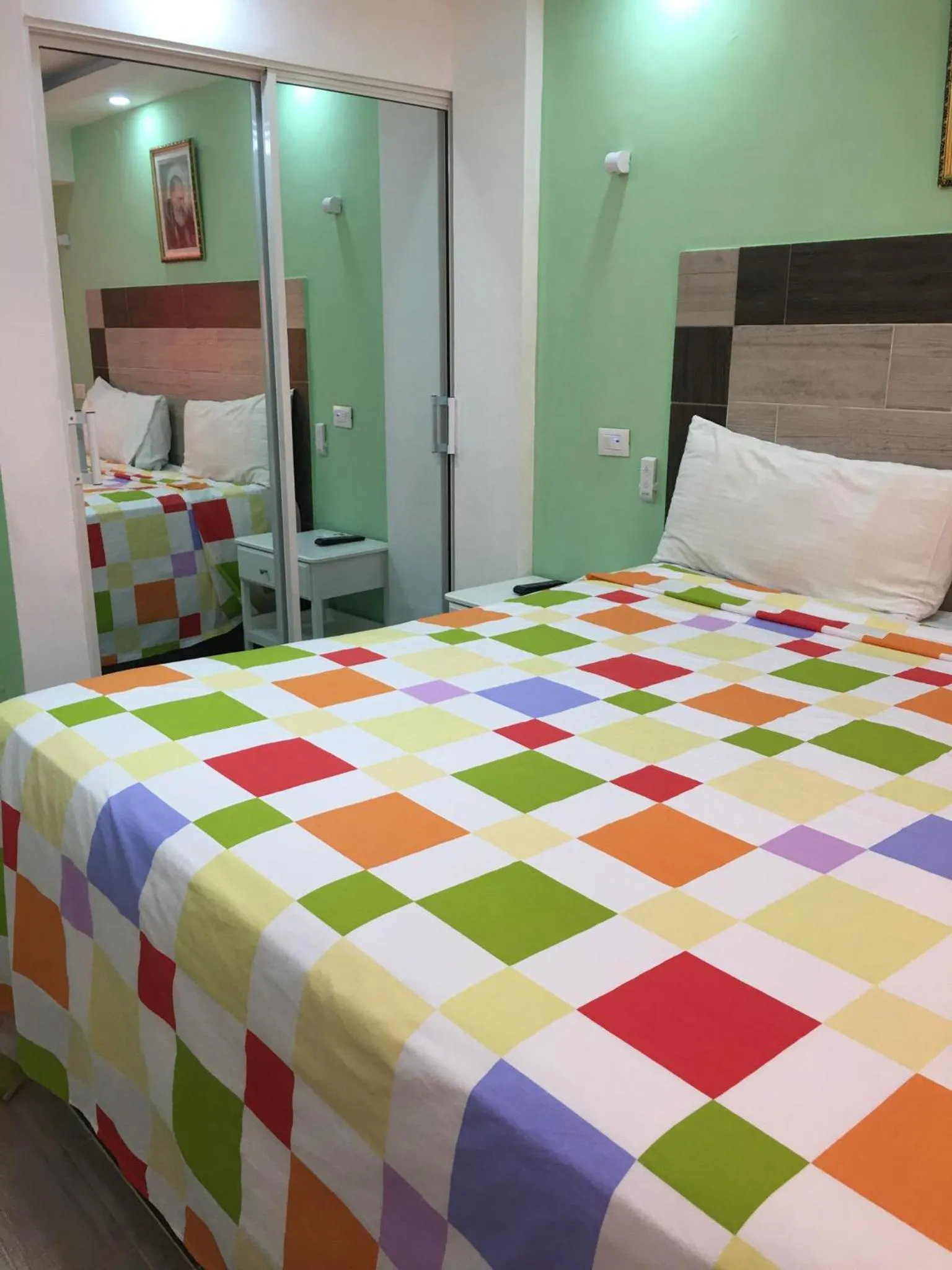 Bed in Hotel Restaurant Hamilton