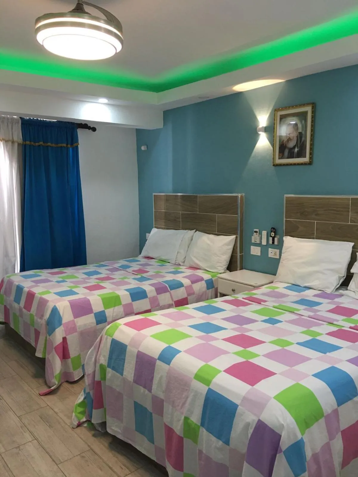 Photo of the whole room, Bed in Hotel Restaurant Hamilton