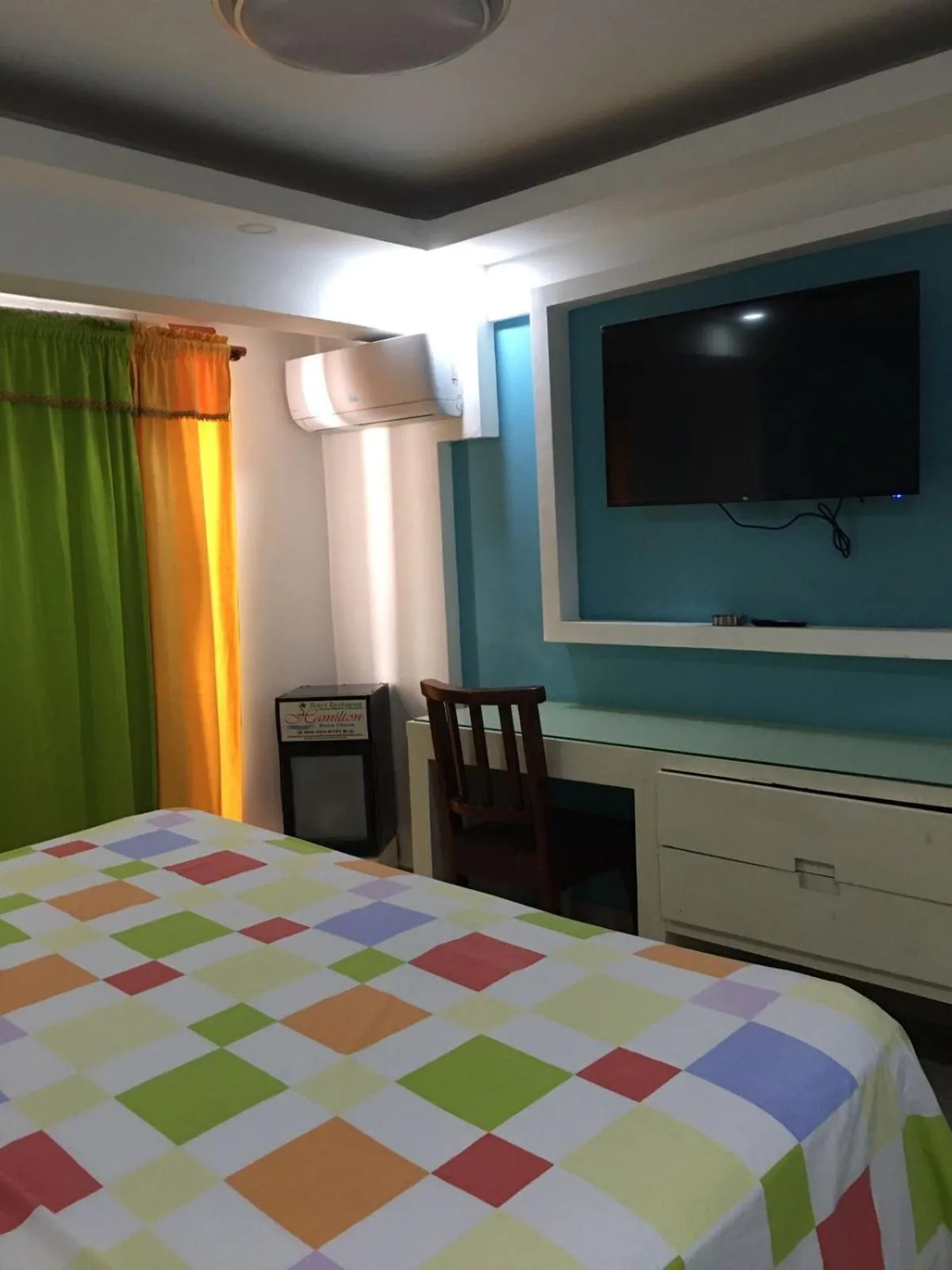 Photo of the whole room, Bed in Hotel Restaurant Hamilton