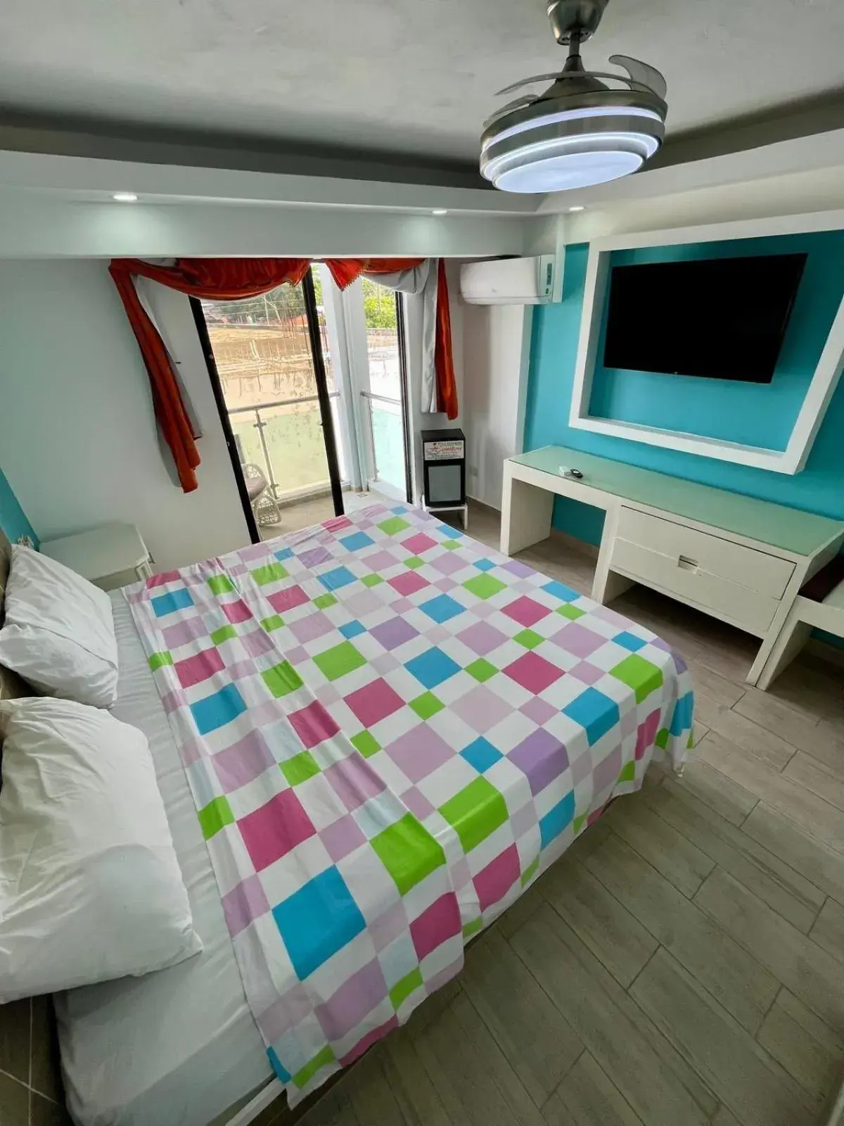 Single Room with Private Bathroom - single occupancy in Hotel Restaurant Hamilton Single Room with Private Bathroom - single occupancy in Hotel Restaurant Hamilton