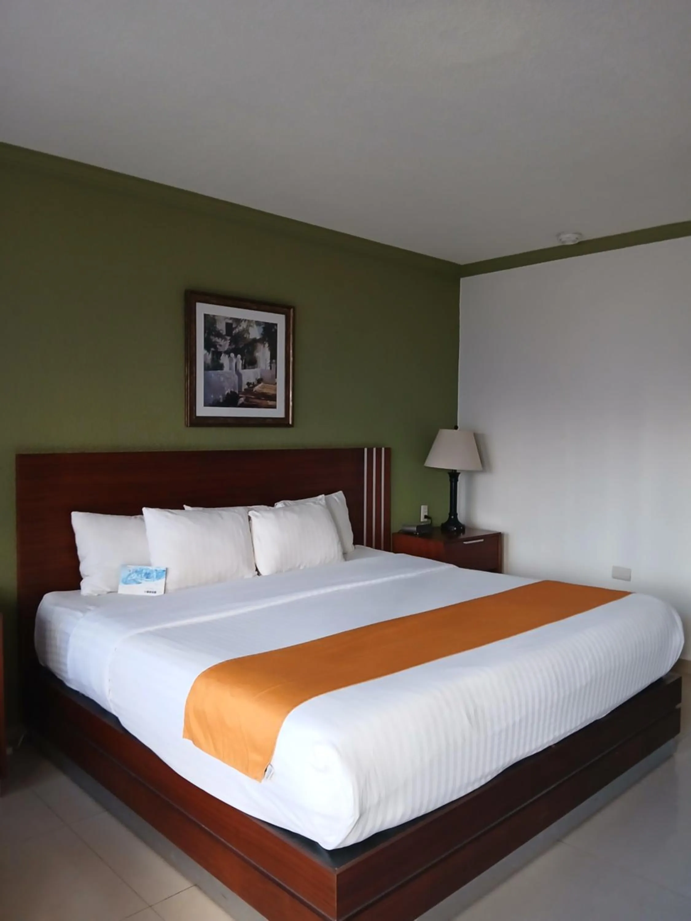 Bed in Quality Inn Ciudad Obregon