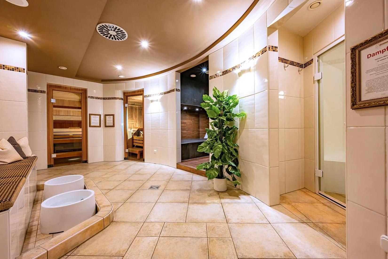 Spa and wellness centre/facilities in Schloss Hotel Holzrichter