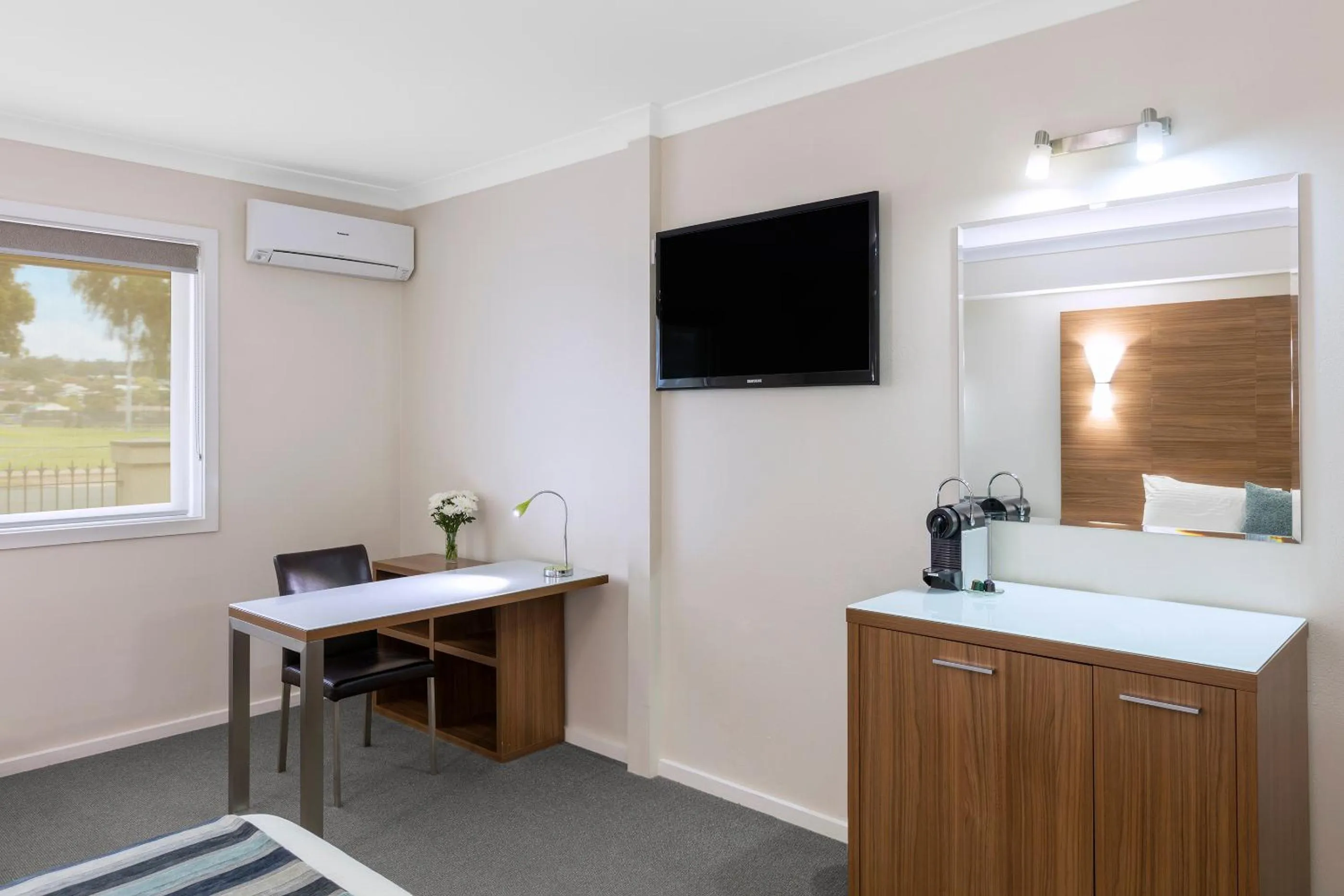 Coffee/tea facilities in Mercure Wagga Wagga