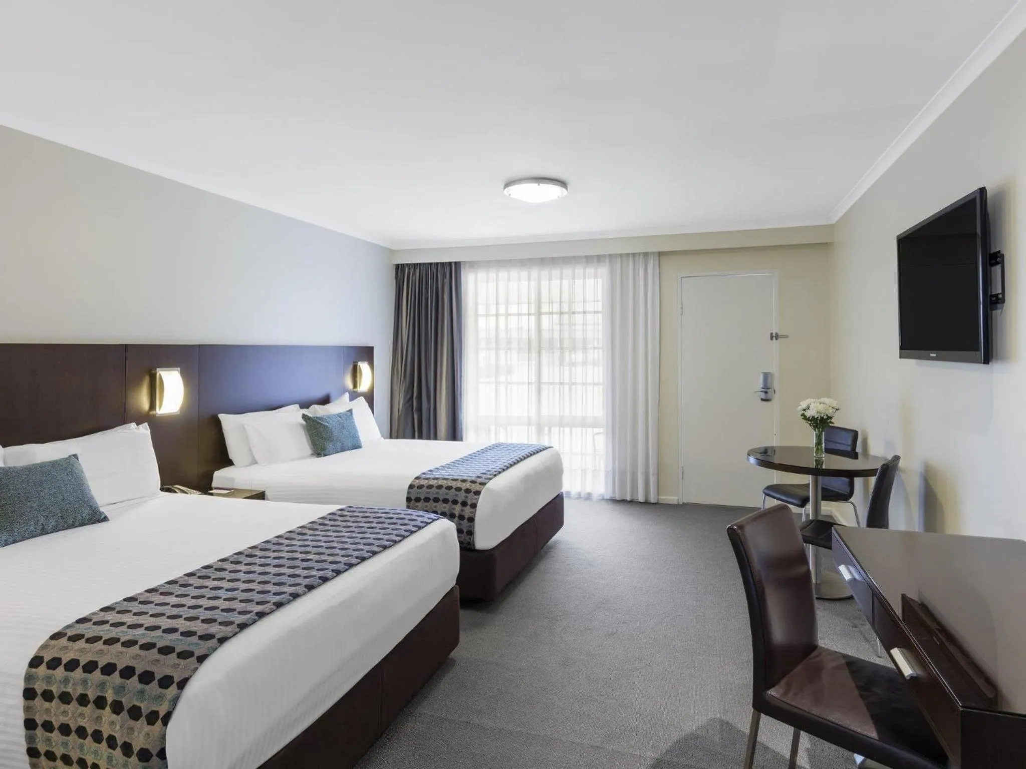 Bedroom, Bed in Mercure Wagga Wagga
