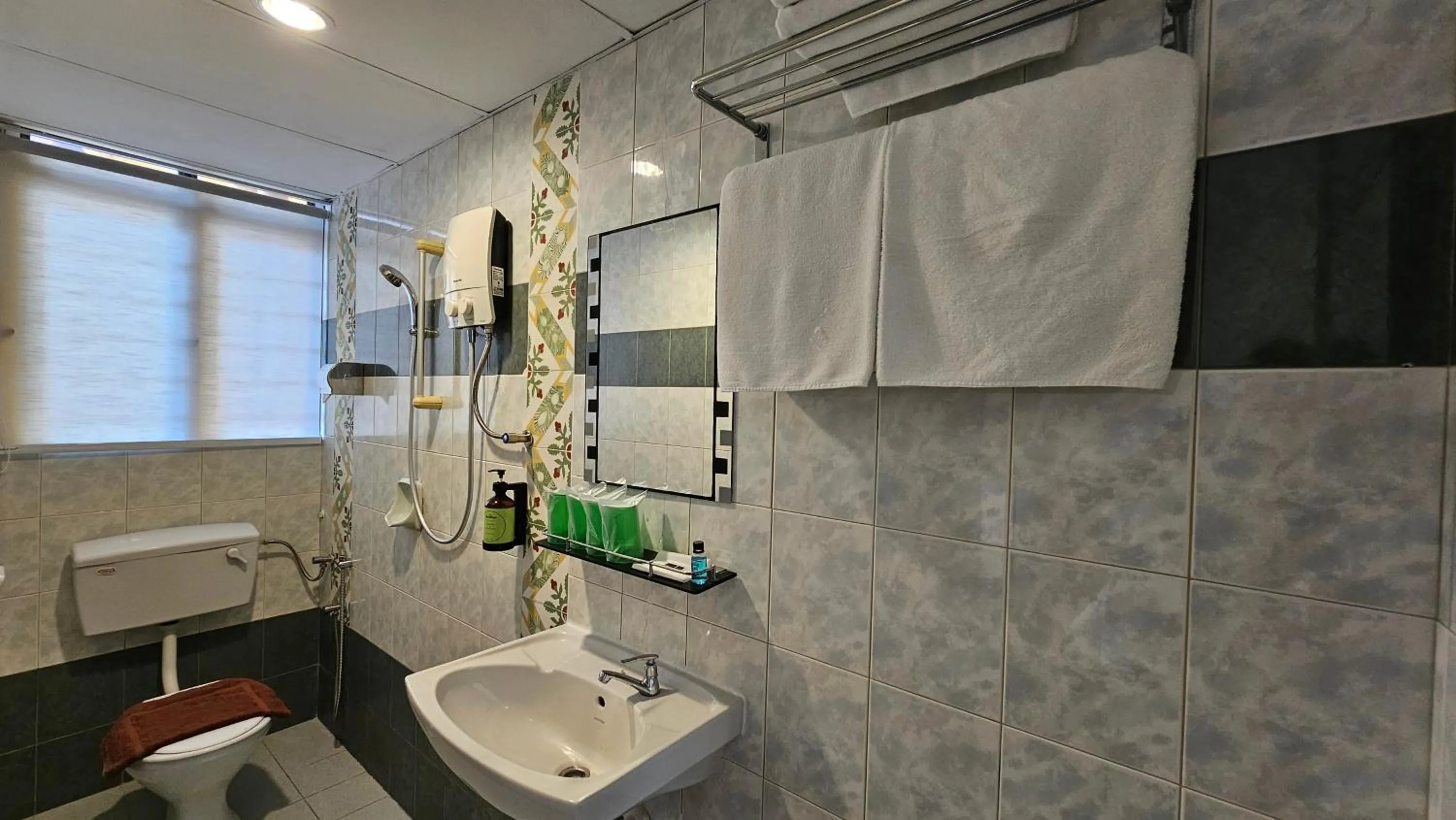 Bathroom in Hotel 22 Gurney, Penang