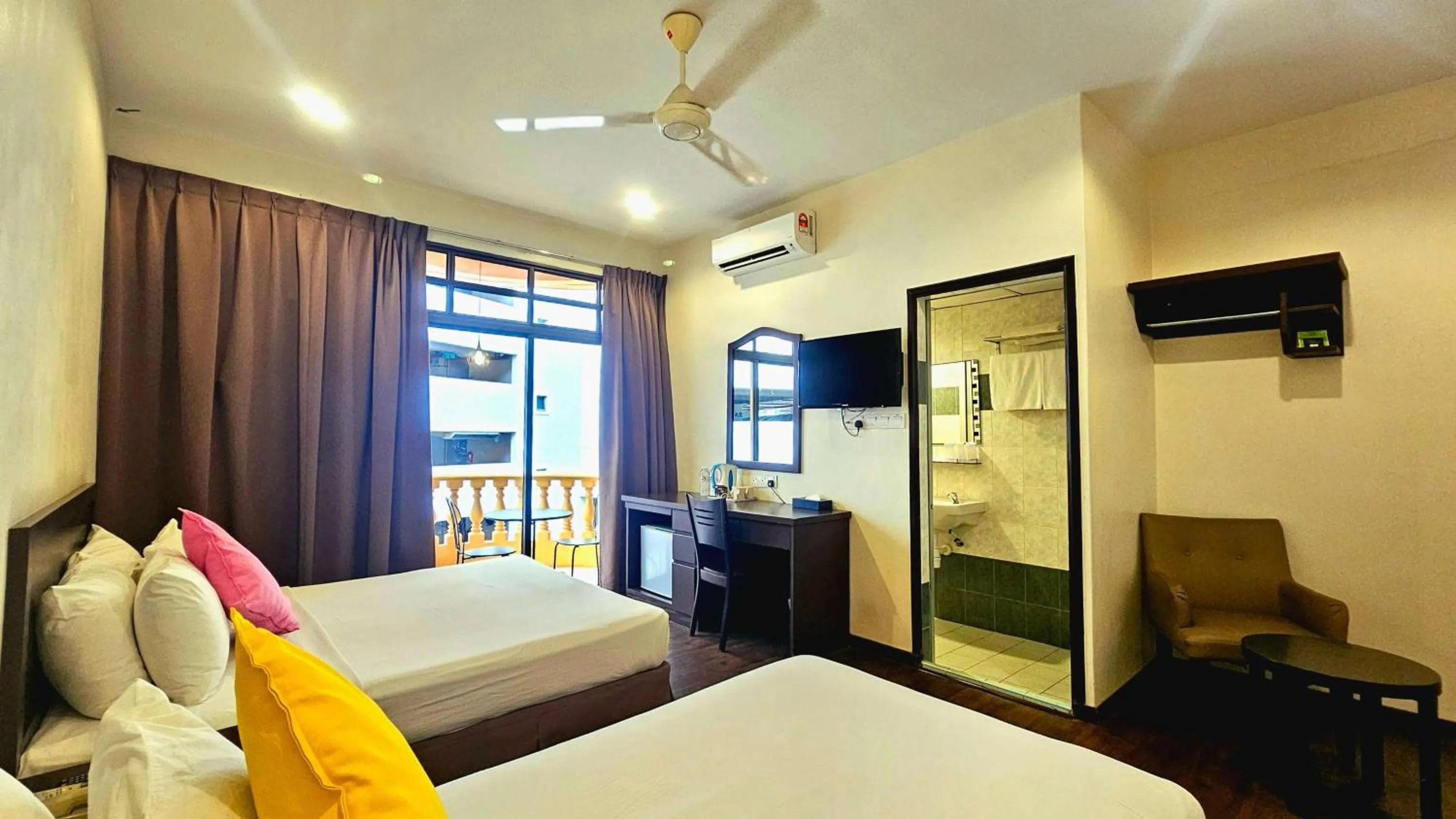 Bedroom, Bed in Hotel 22 Gurney, Penang