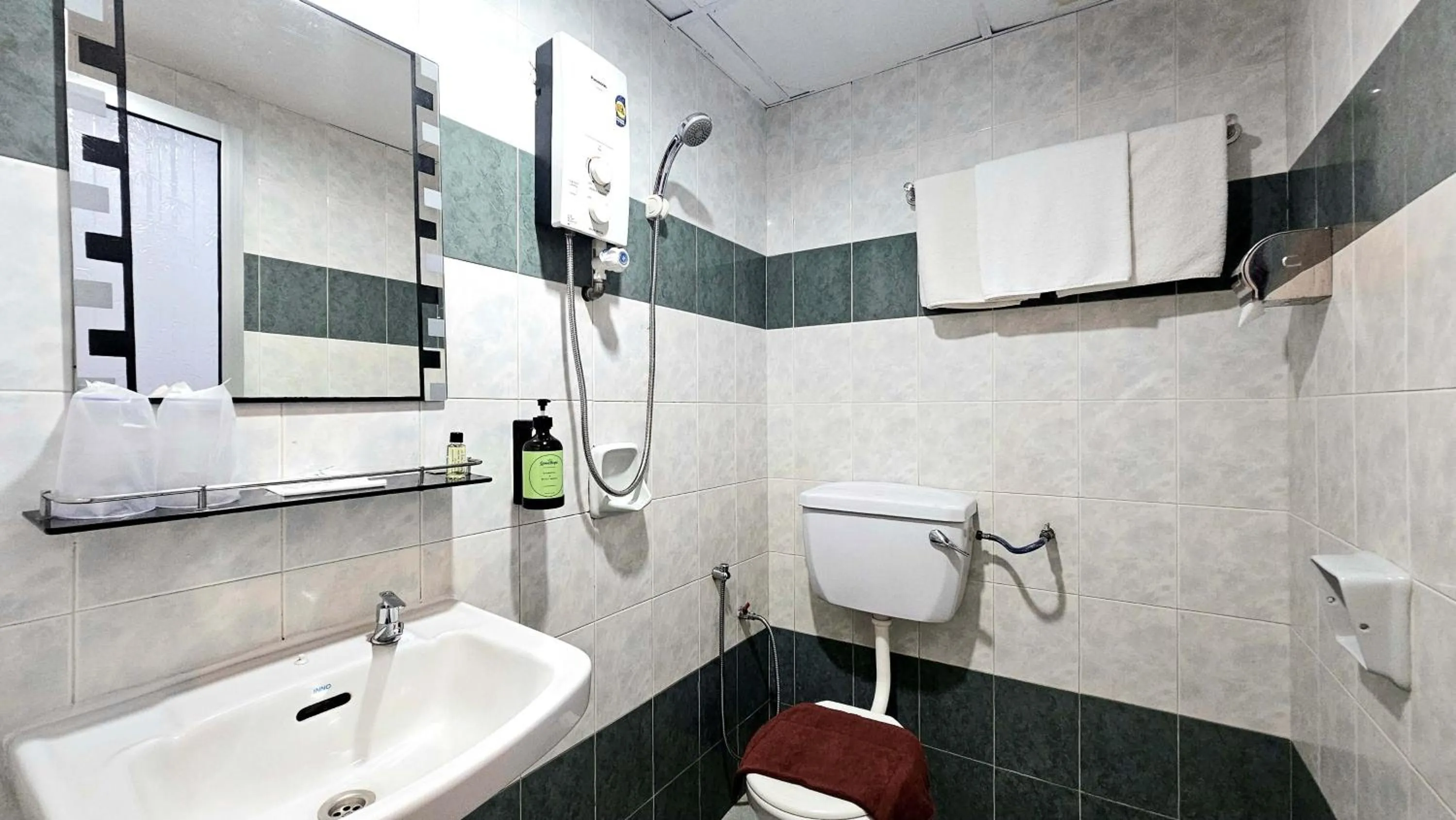 Toilet in Hotel 22 Gurney, Penang