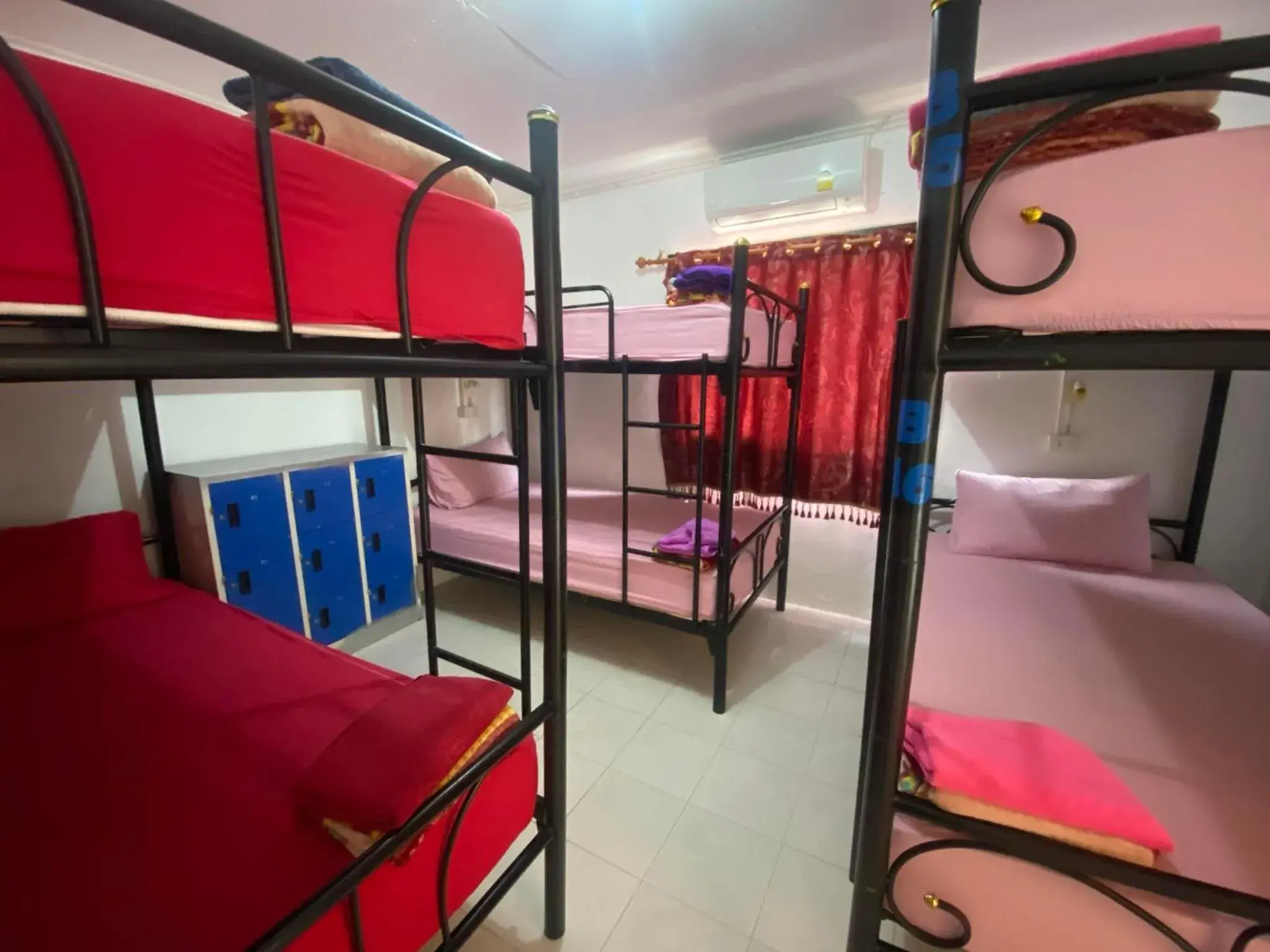 Bed in 6-Bed Dormitory Room with External Shared Bathroom in Seventeen Hostel Bed in 6-Bed Dormitory Room with External Shared Bathroom in Seventeen Hostel