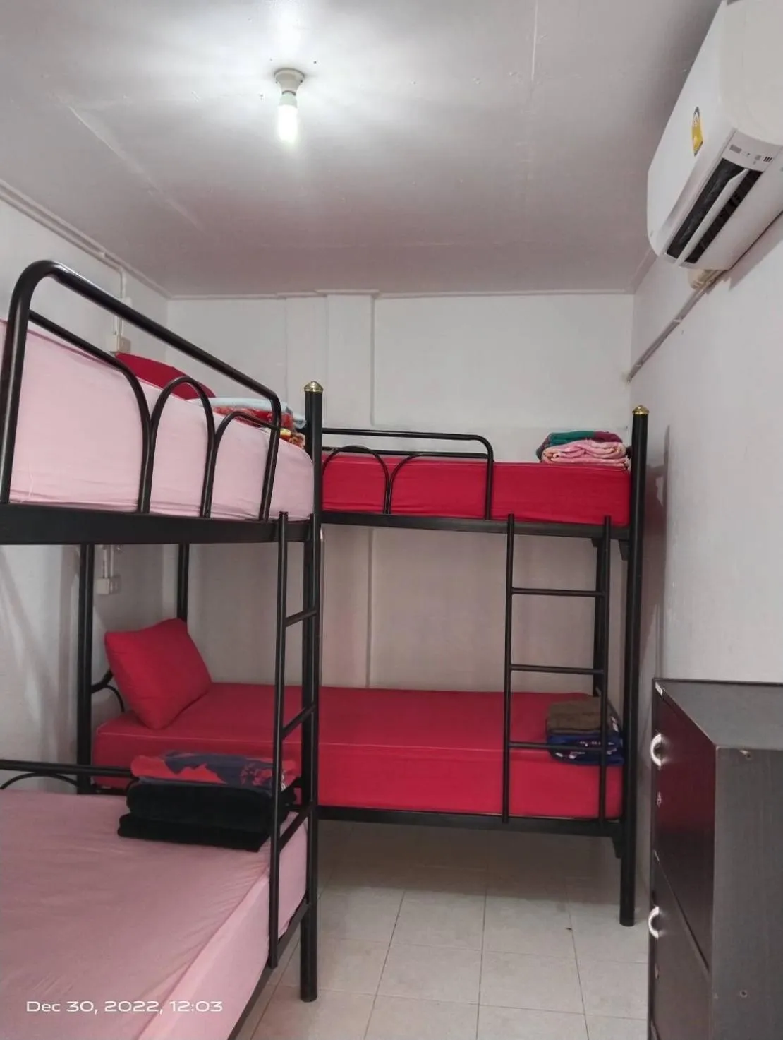 Bed in Seventeen Hostel