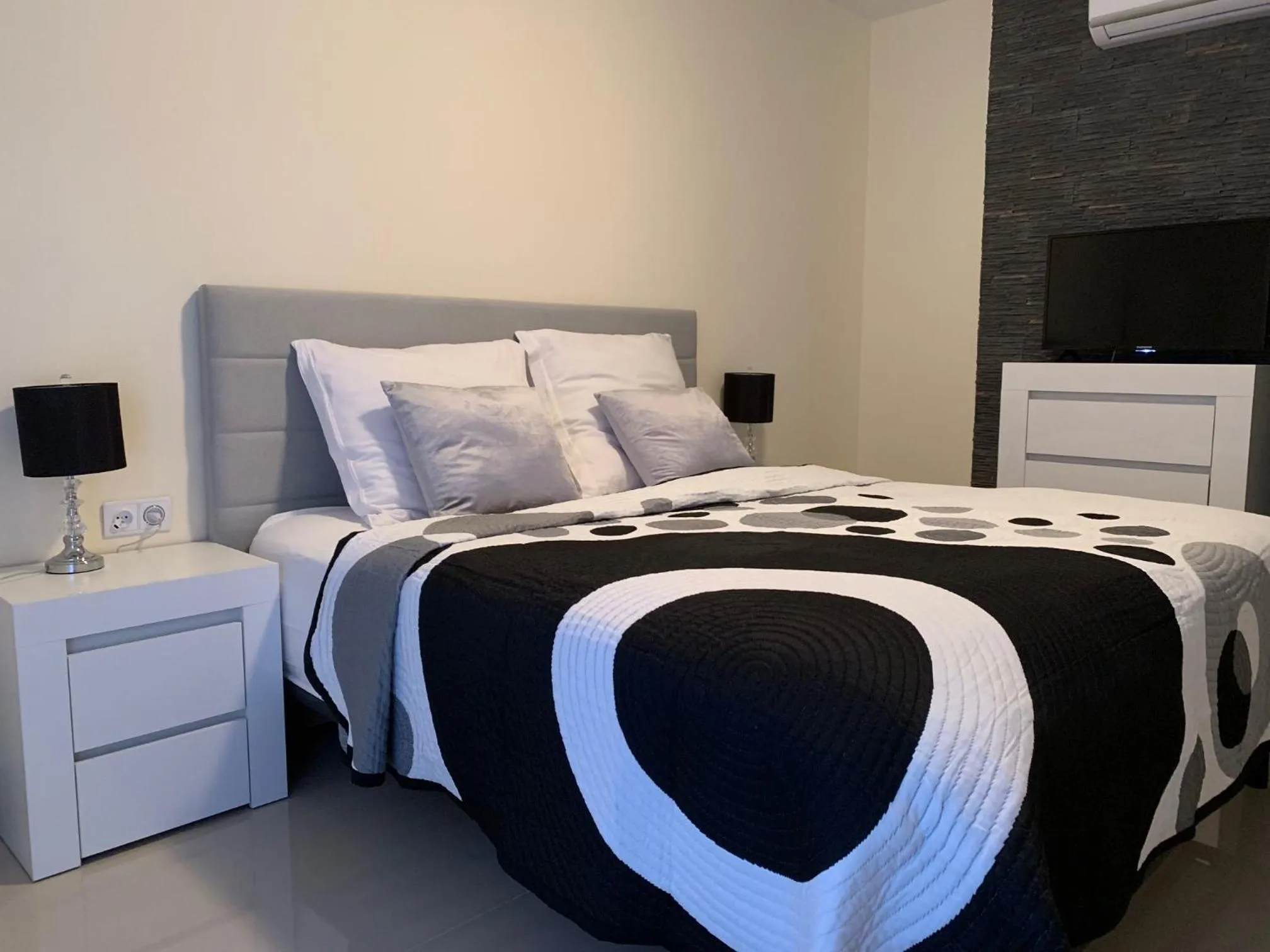 Bed in Aparthotel Koroni Home