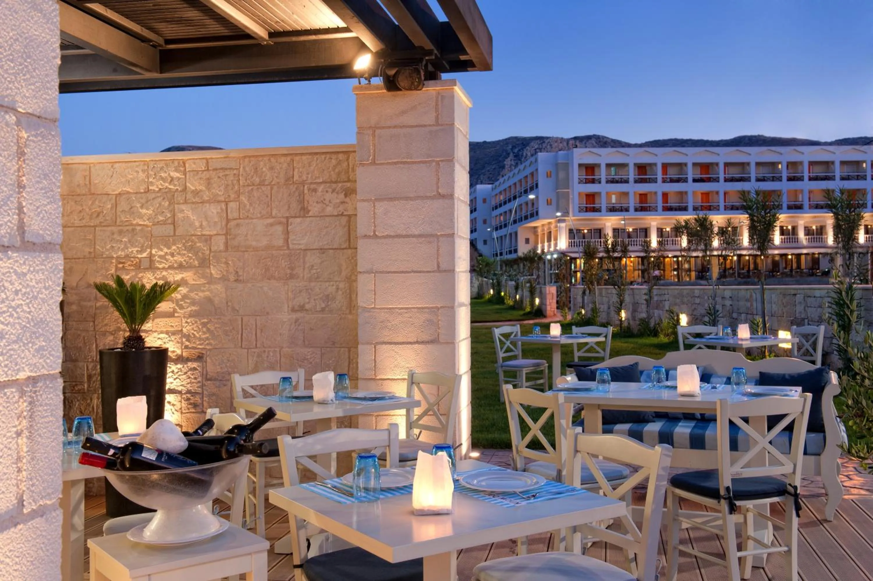 Restaurant/places to eat in Hersonissos Palace