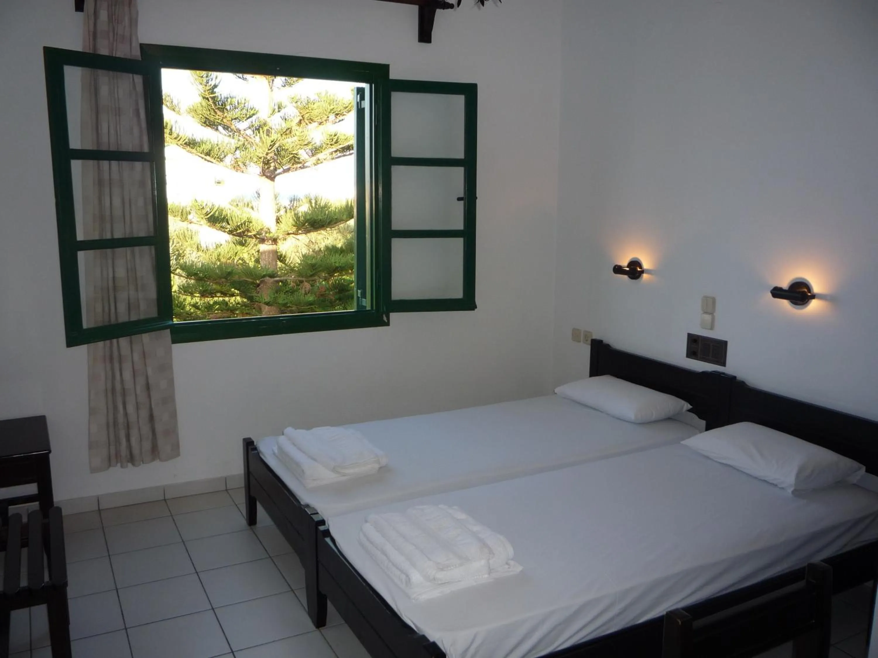 Bedroom, Bed in Sirius Apartments