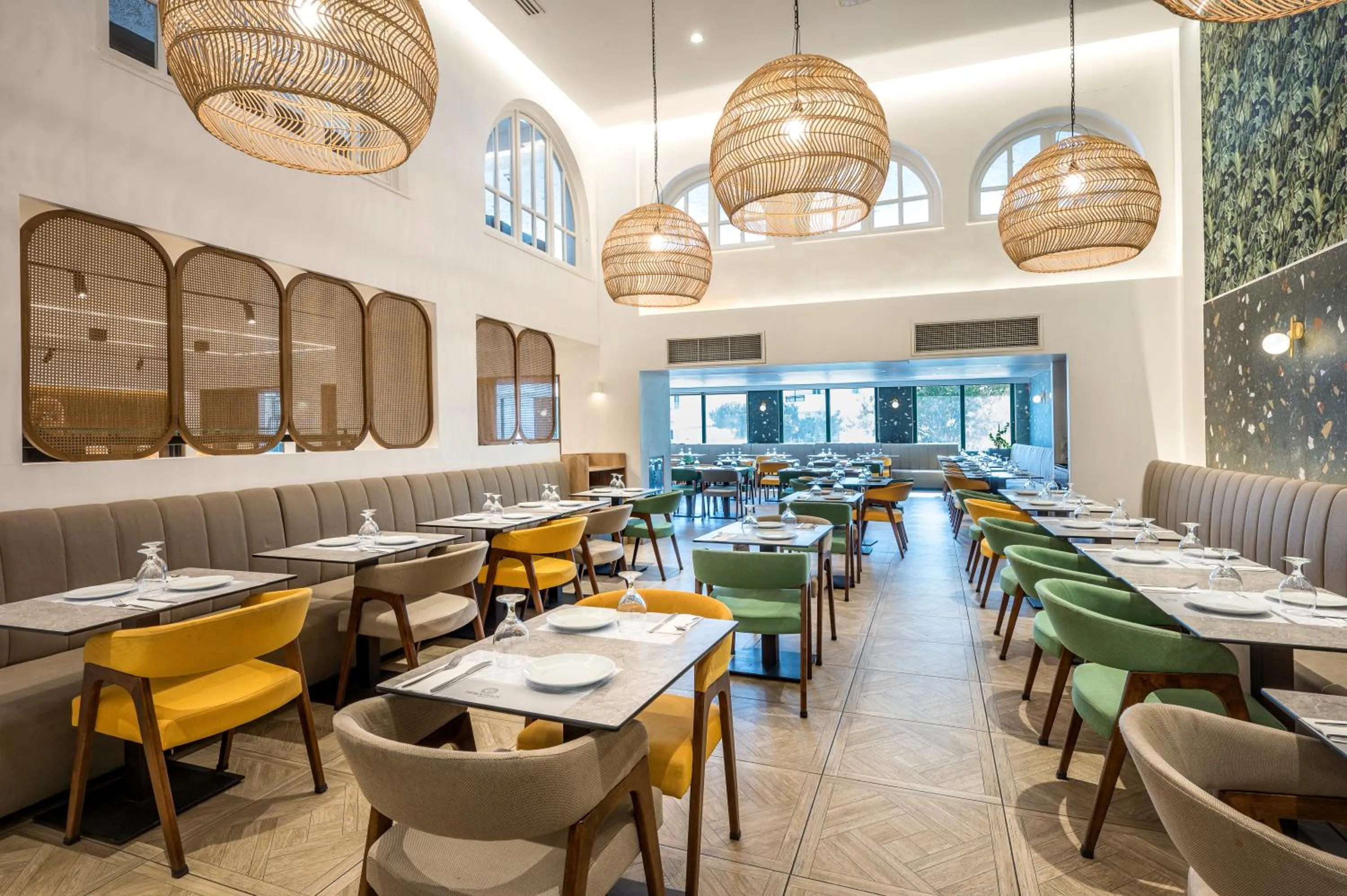 Restaurant/places to eat in Heronissos Hotel