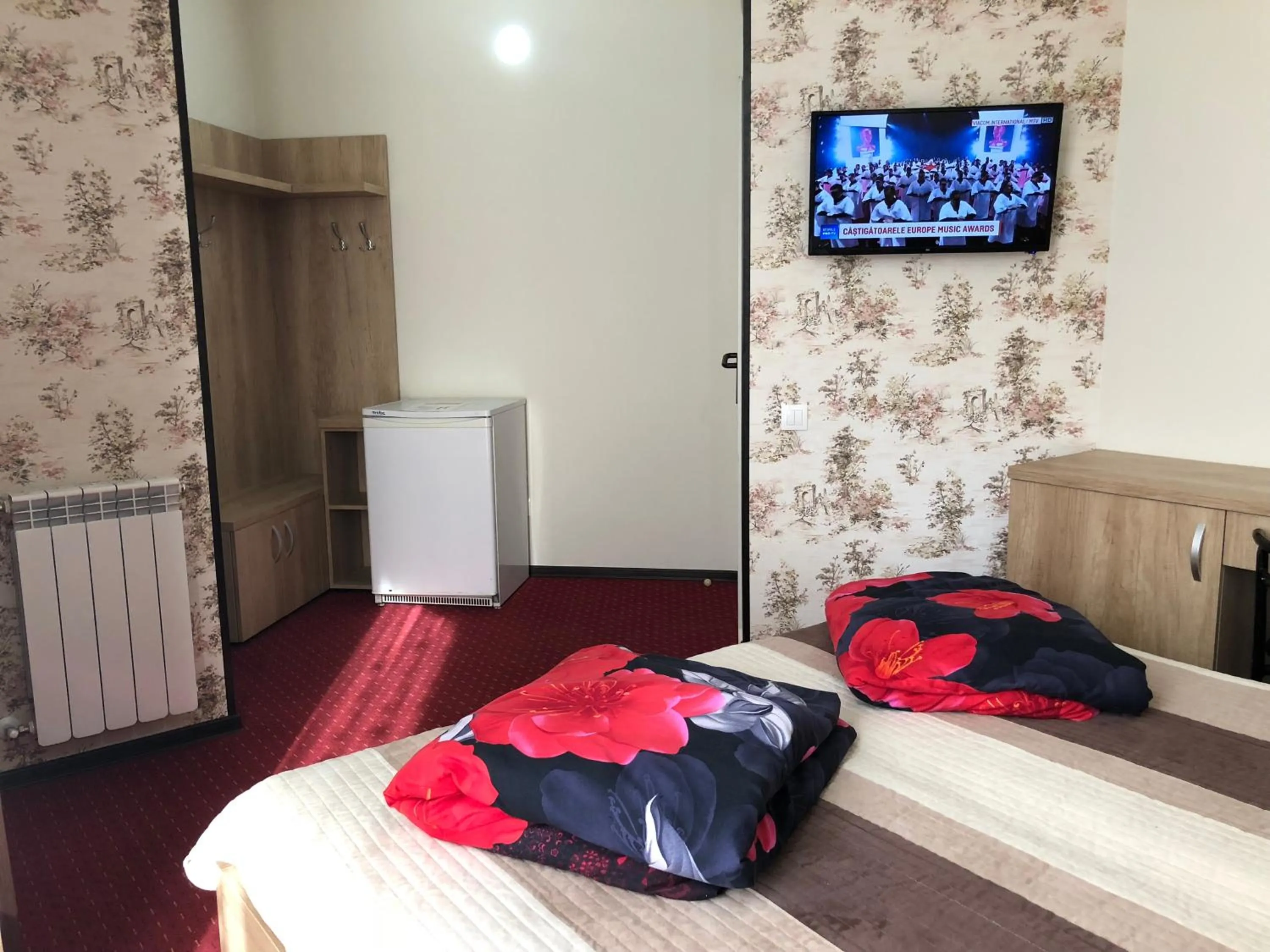 Photo of the whole room, Bed in Motel Carmen