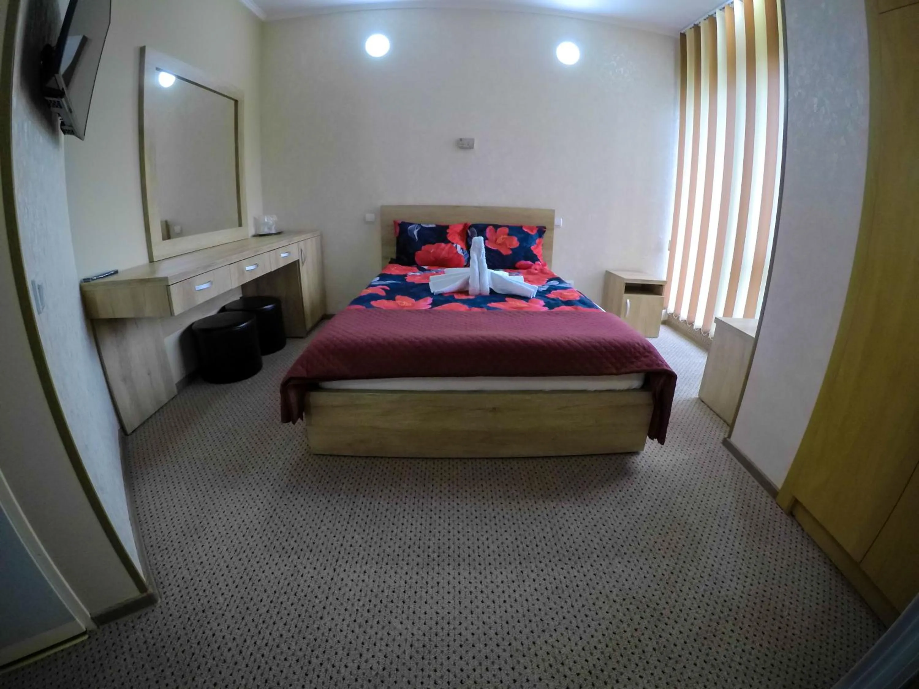 Photo of the whole room, Bed in Motel Carmen