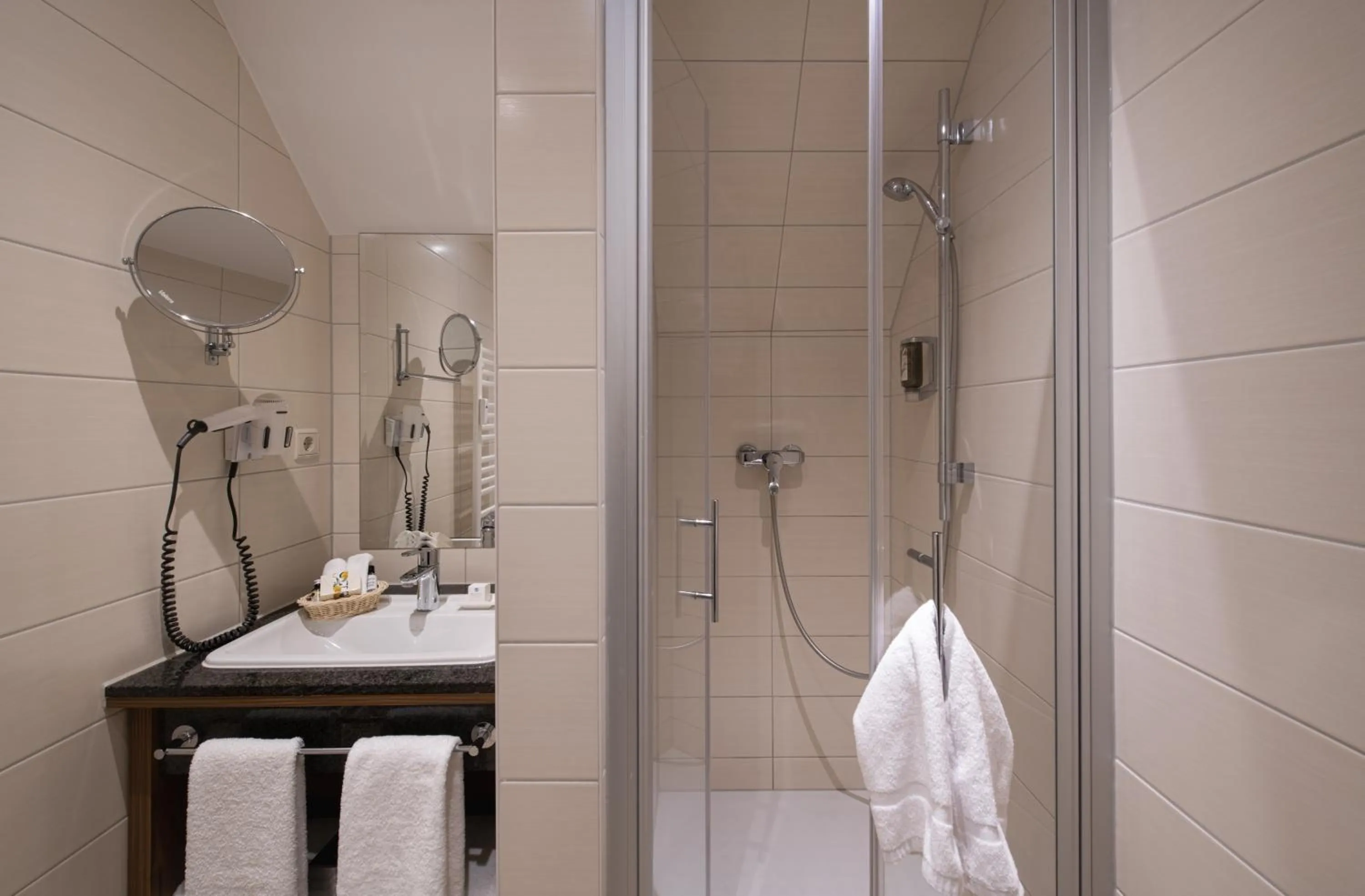 Bathroom in Balmer See – Hotel•Golf•Spa