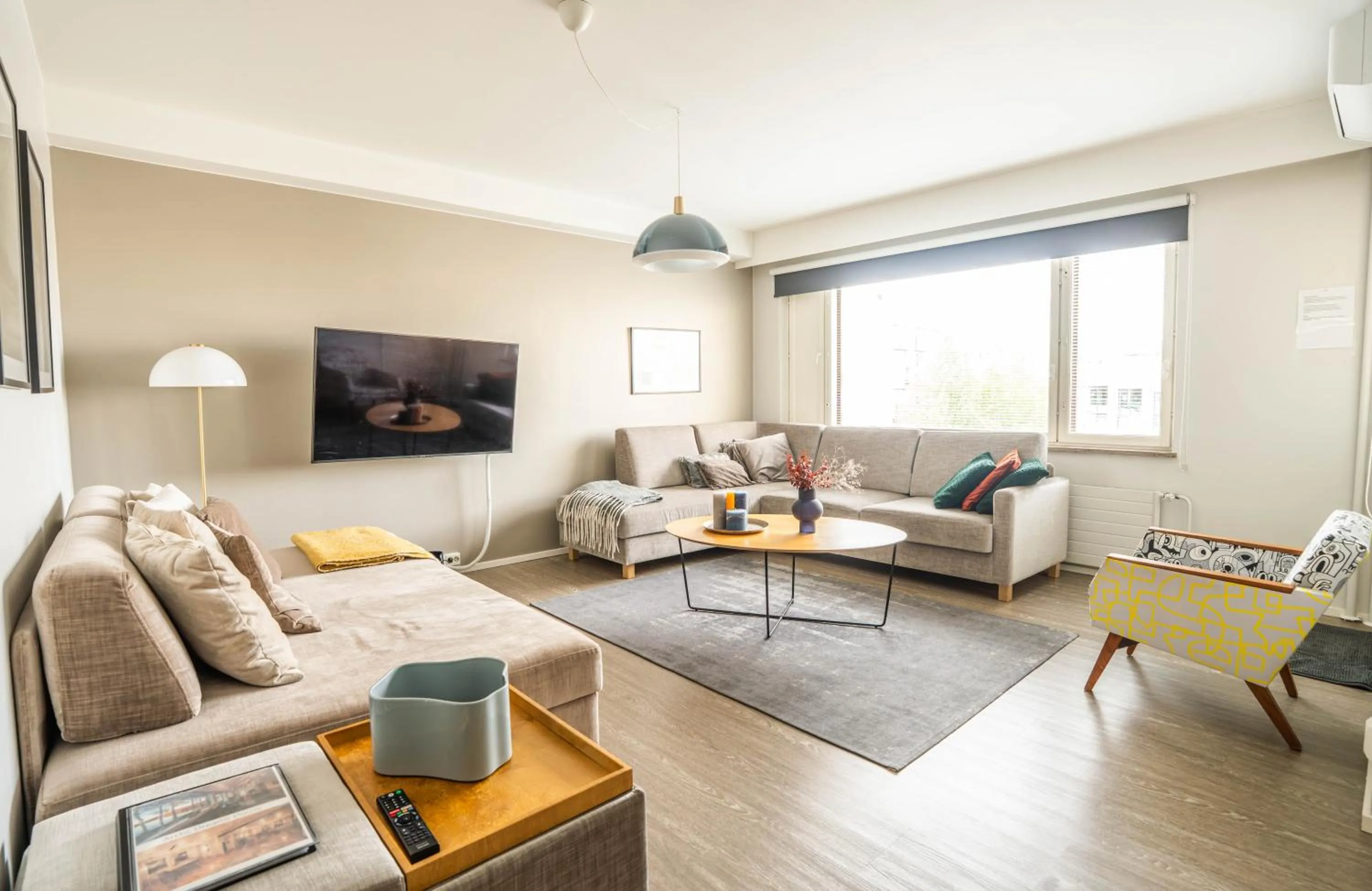 Communal lounge/ TV room in The Luxury Downtown Rovaniemi with sauna