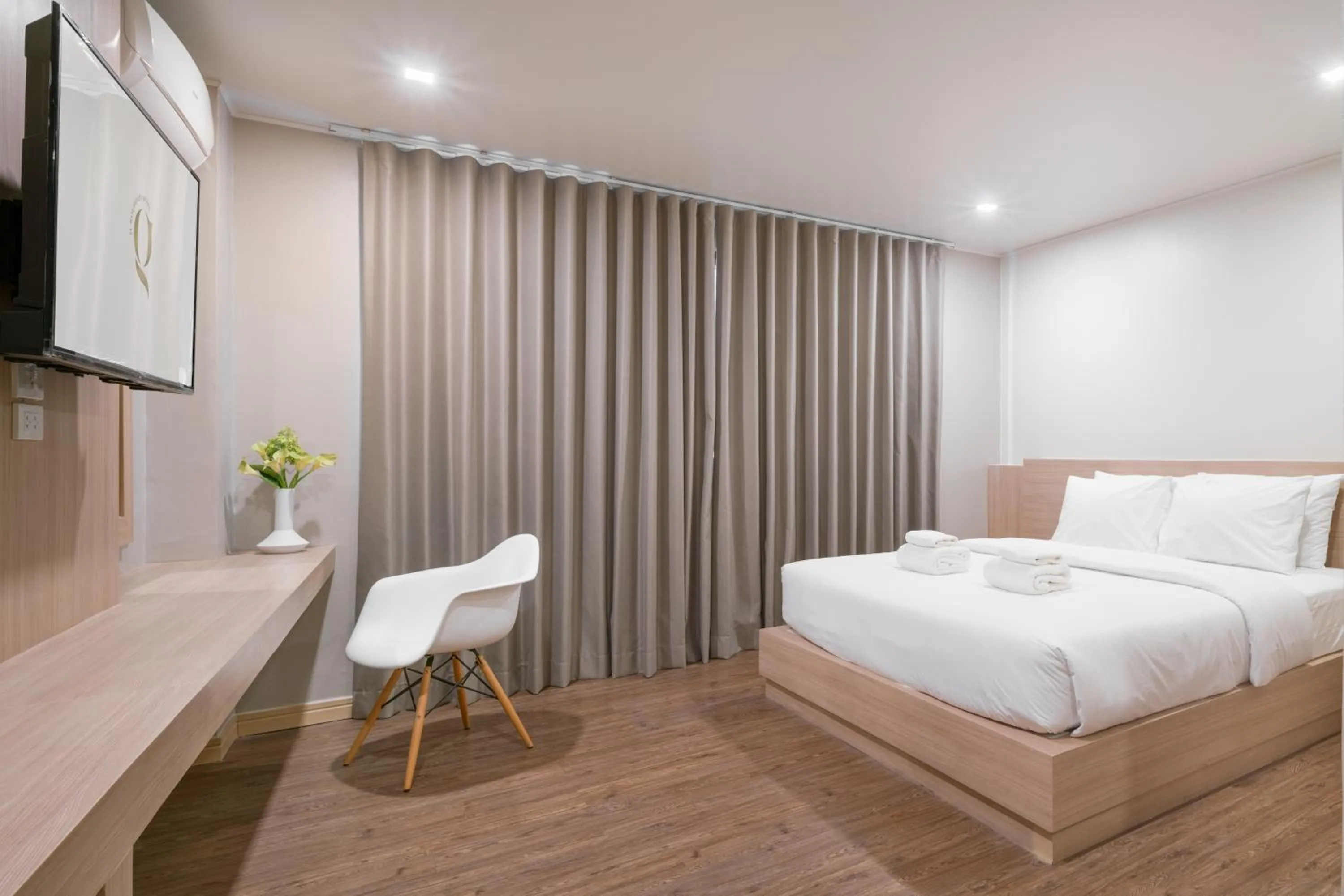 Photo of the whole room, Bed in G Boutique Silom Hotel