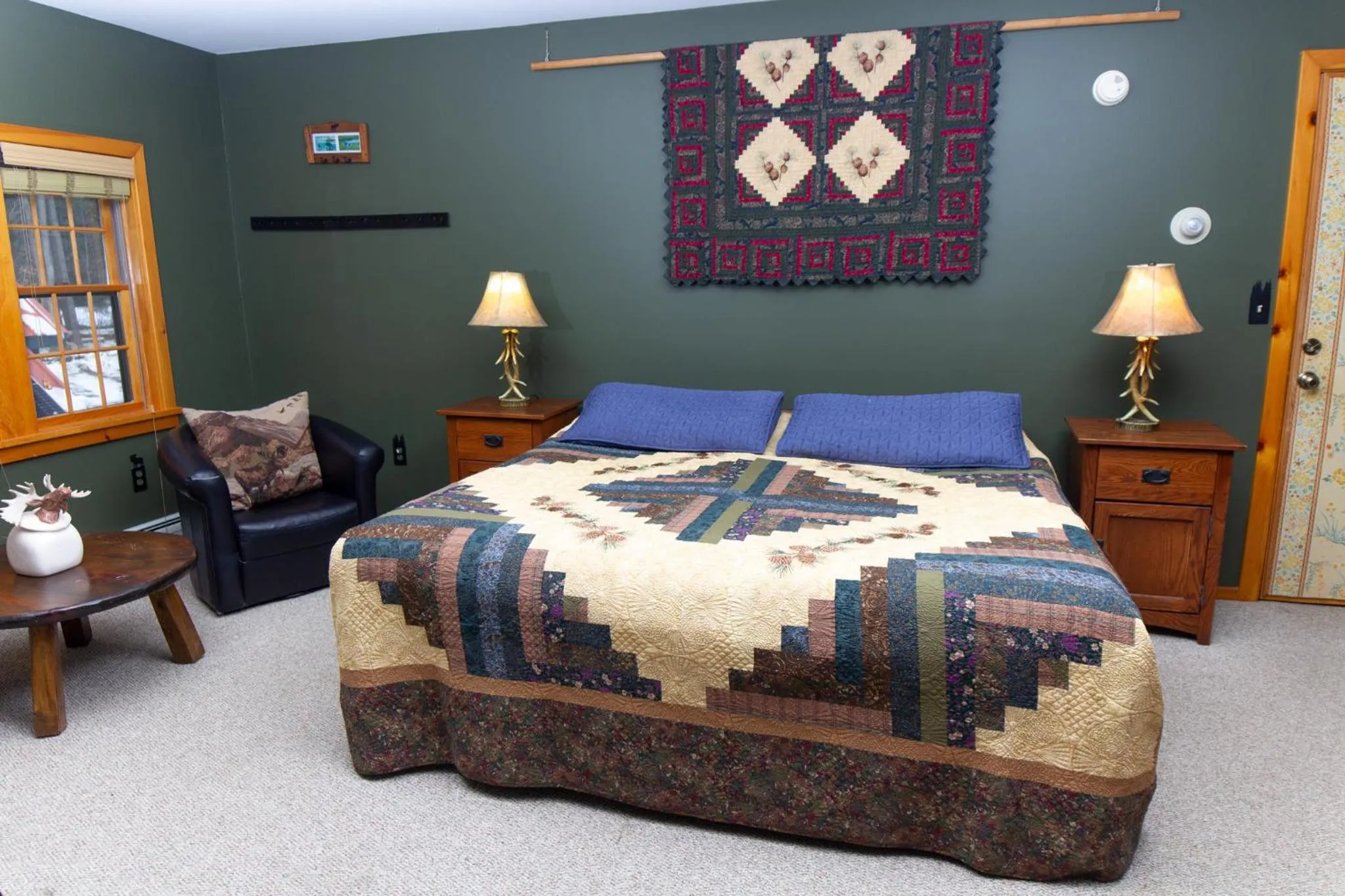 Bed in Trails End Inn