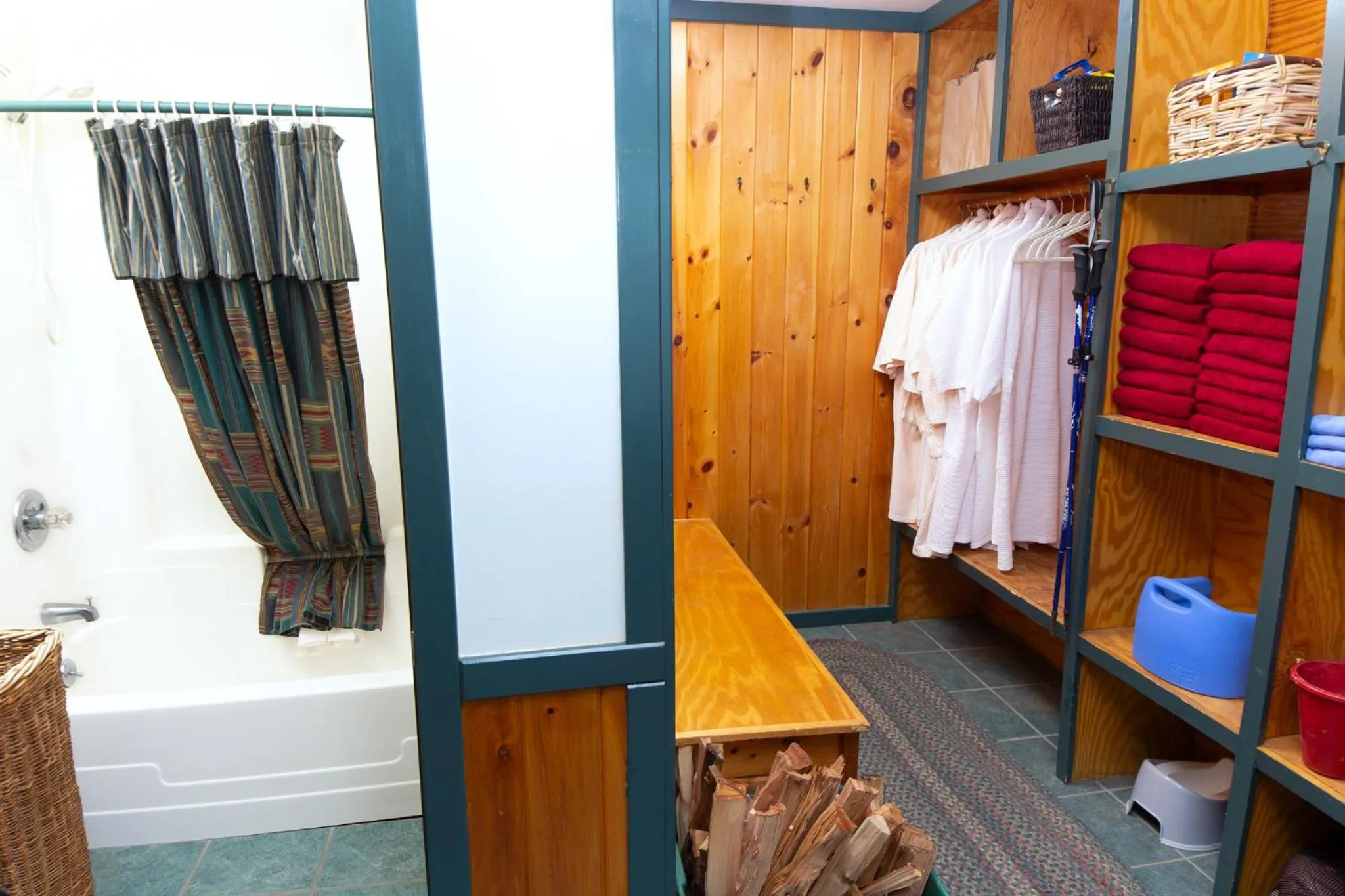 Bathroom in Trails End Inn