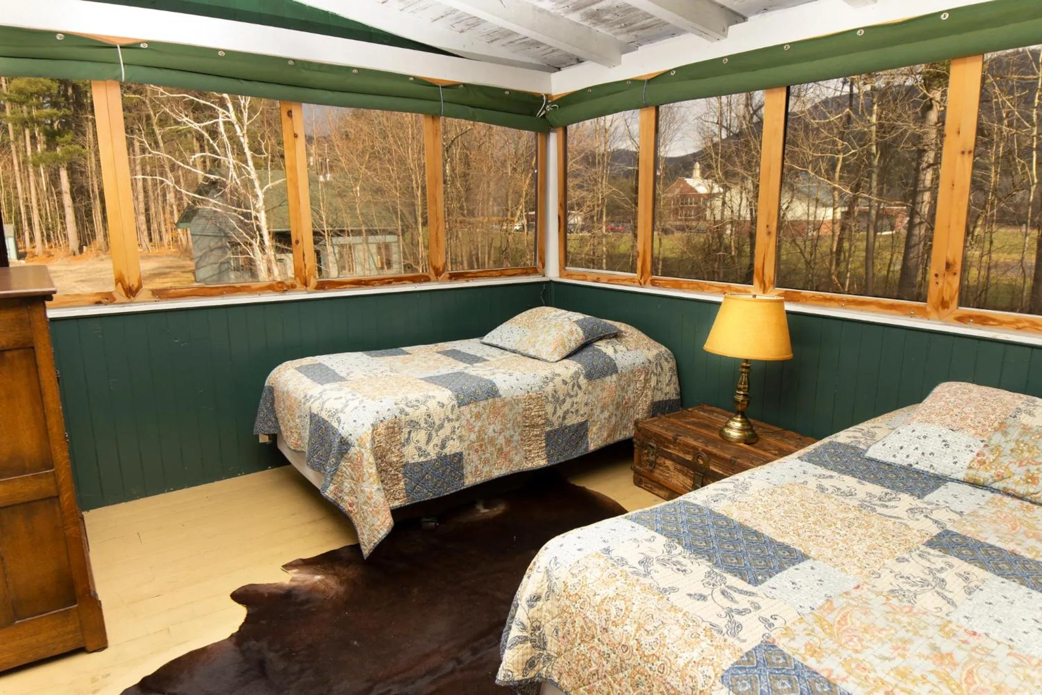 Bed in Trails End Inn