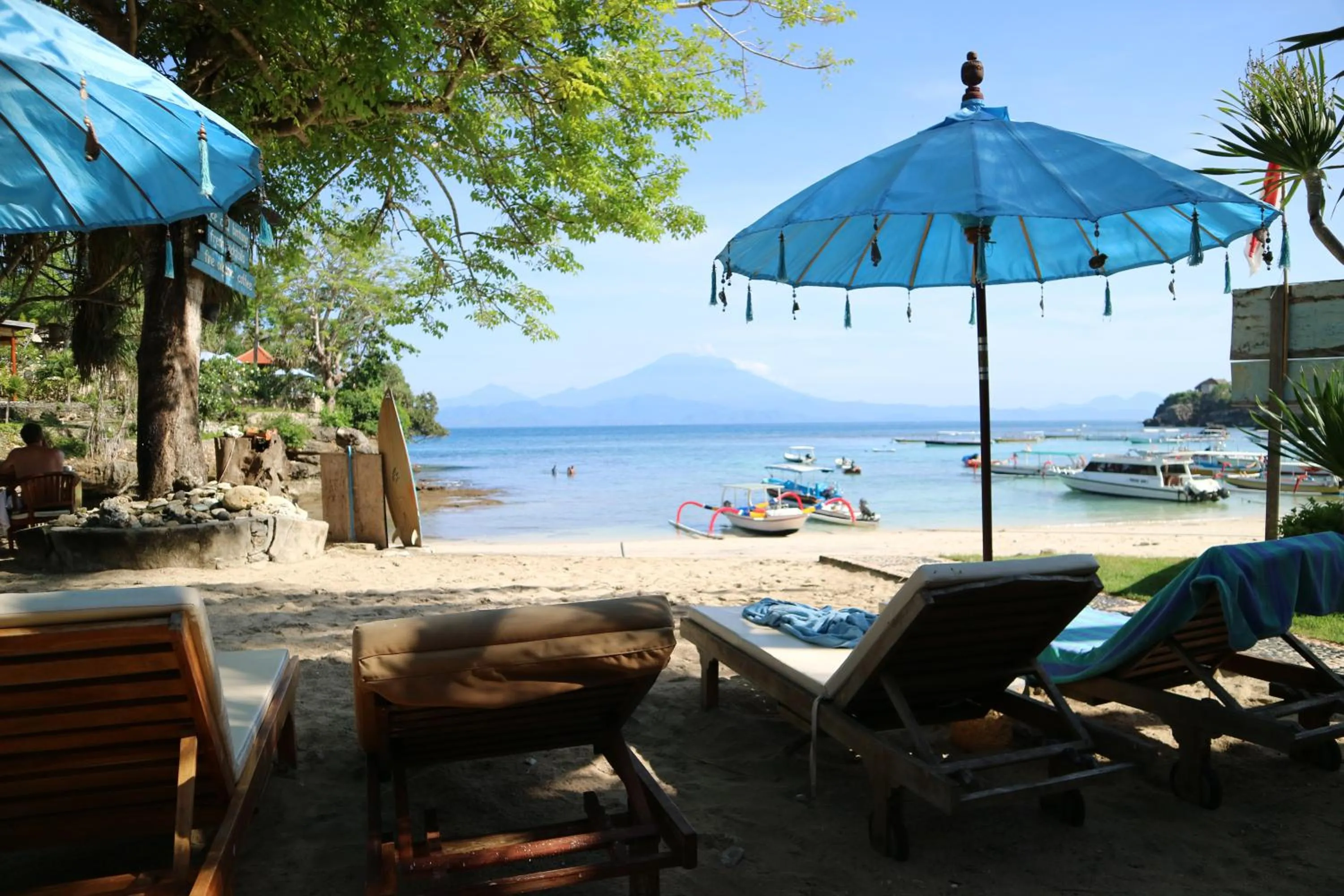 Beach in MolaMola House