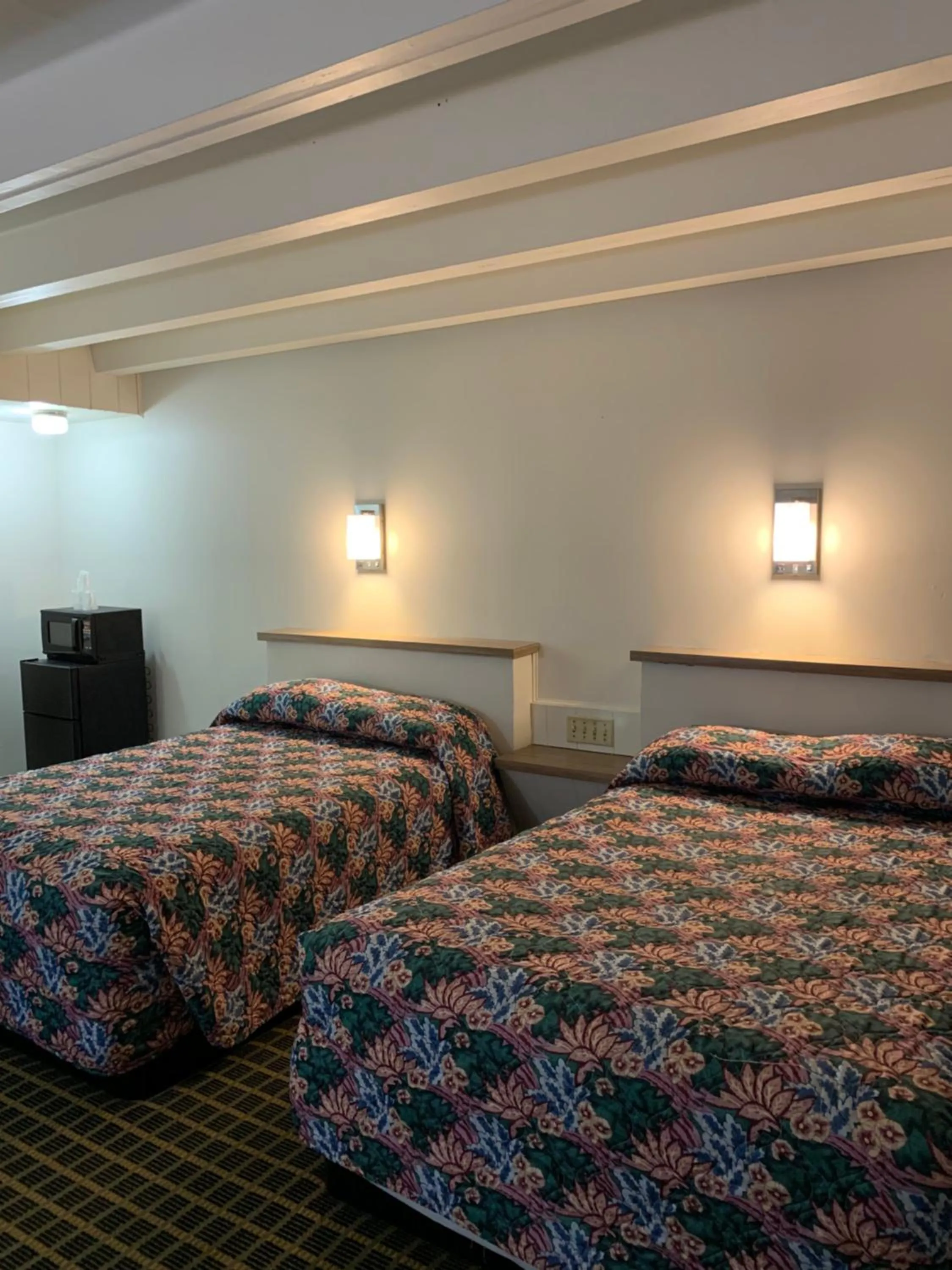 Bed in Boone trail inn