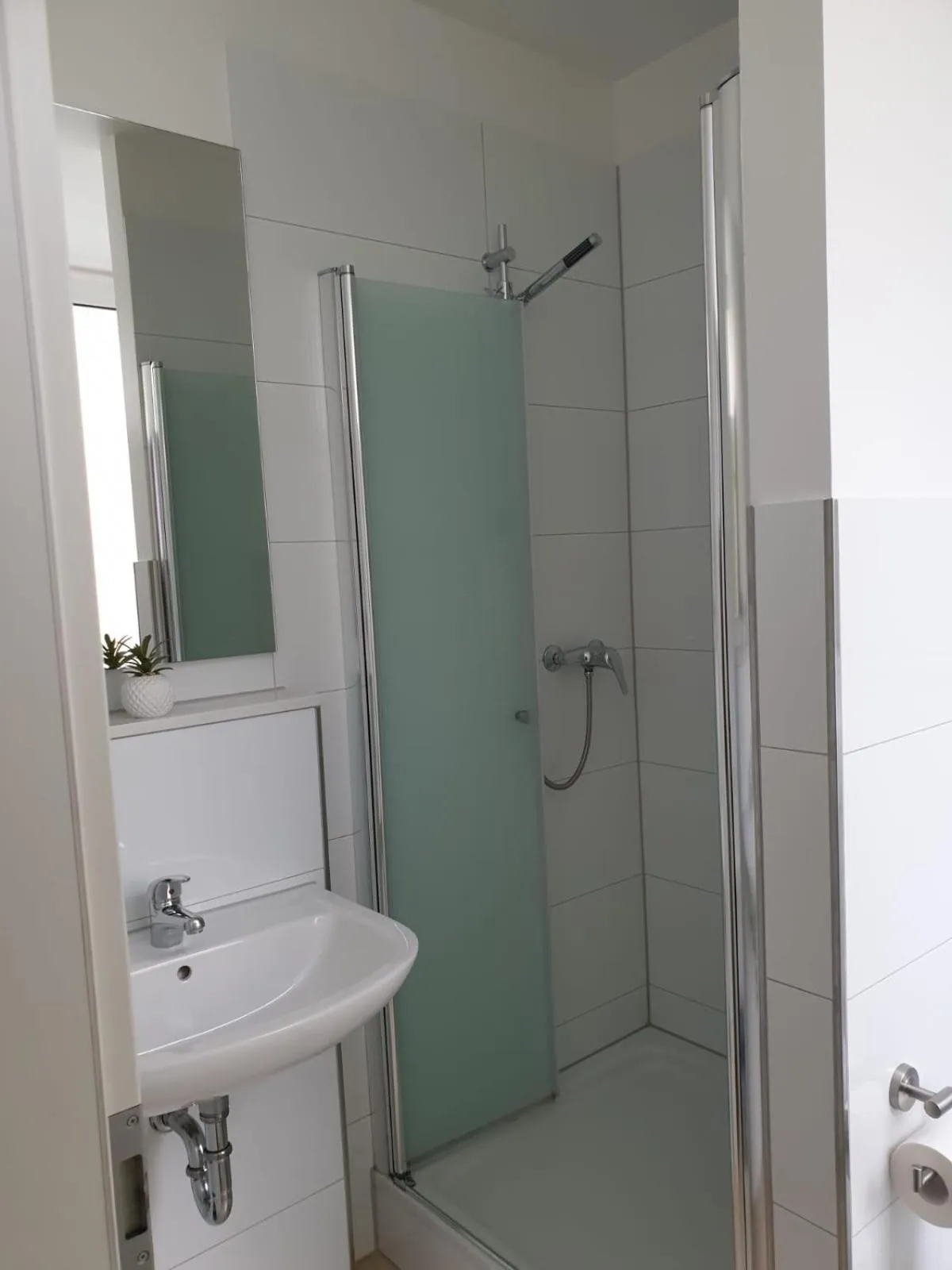 Shower in Pension Zwei A