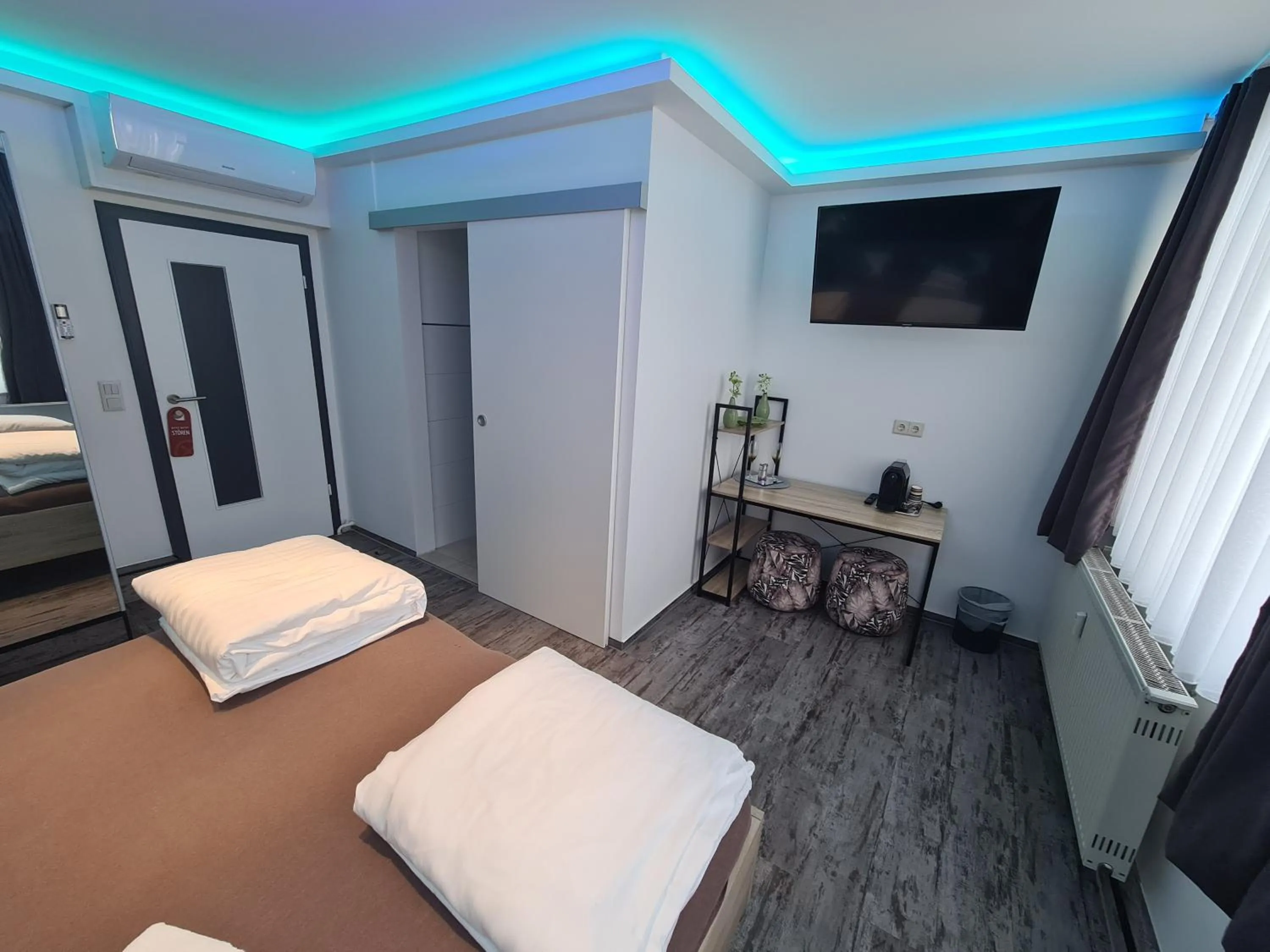 Bed in Pension Zwei A