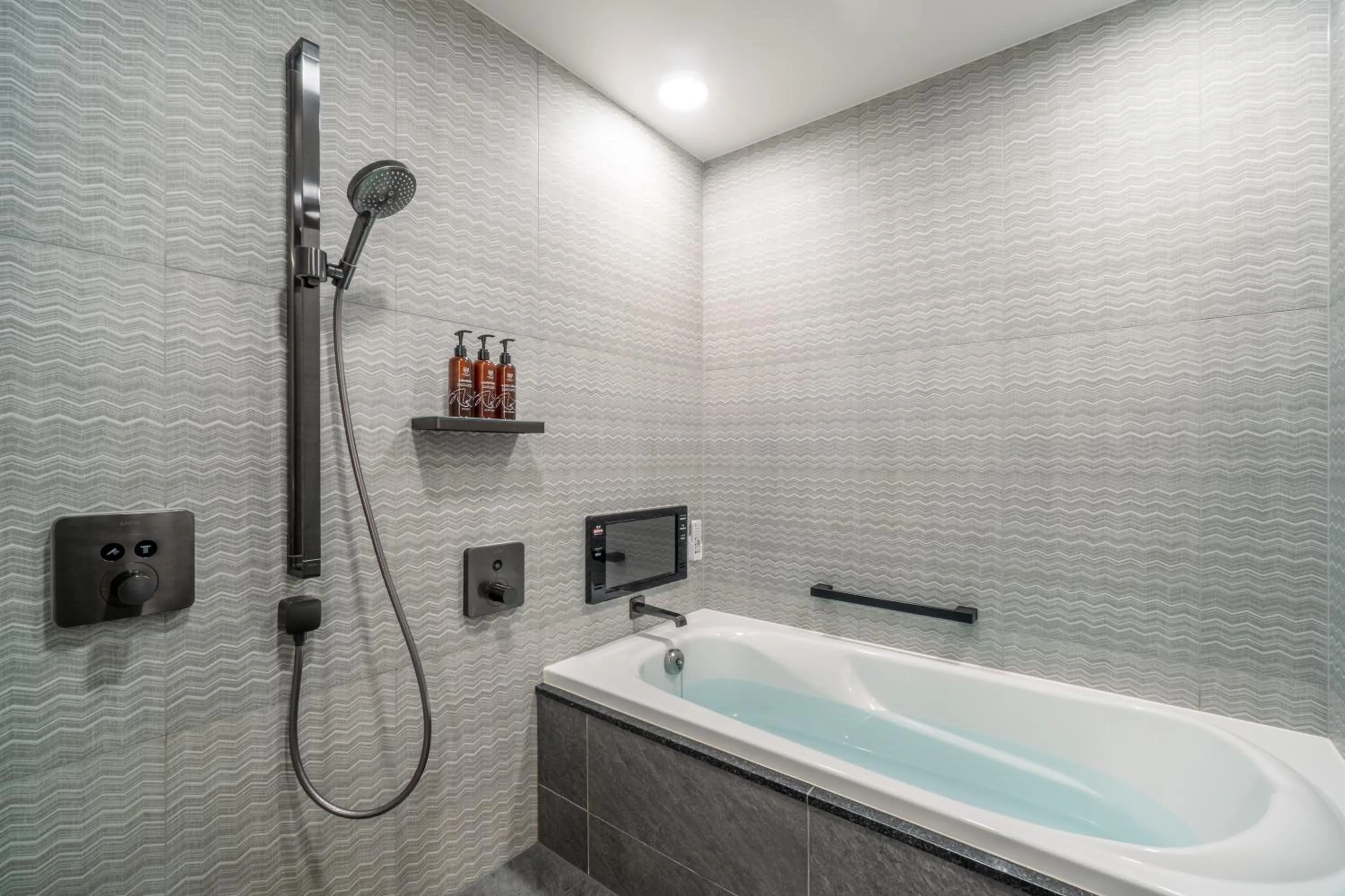 Hot Tub in The Royal Park Canvas - Osaka Kitahama