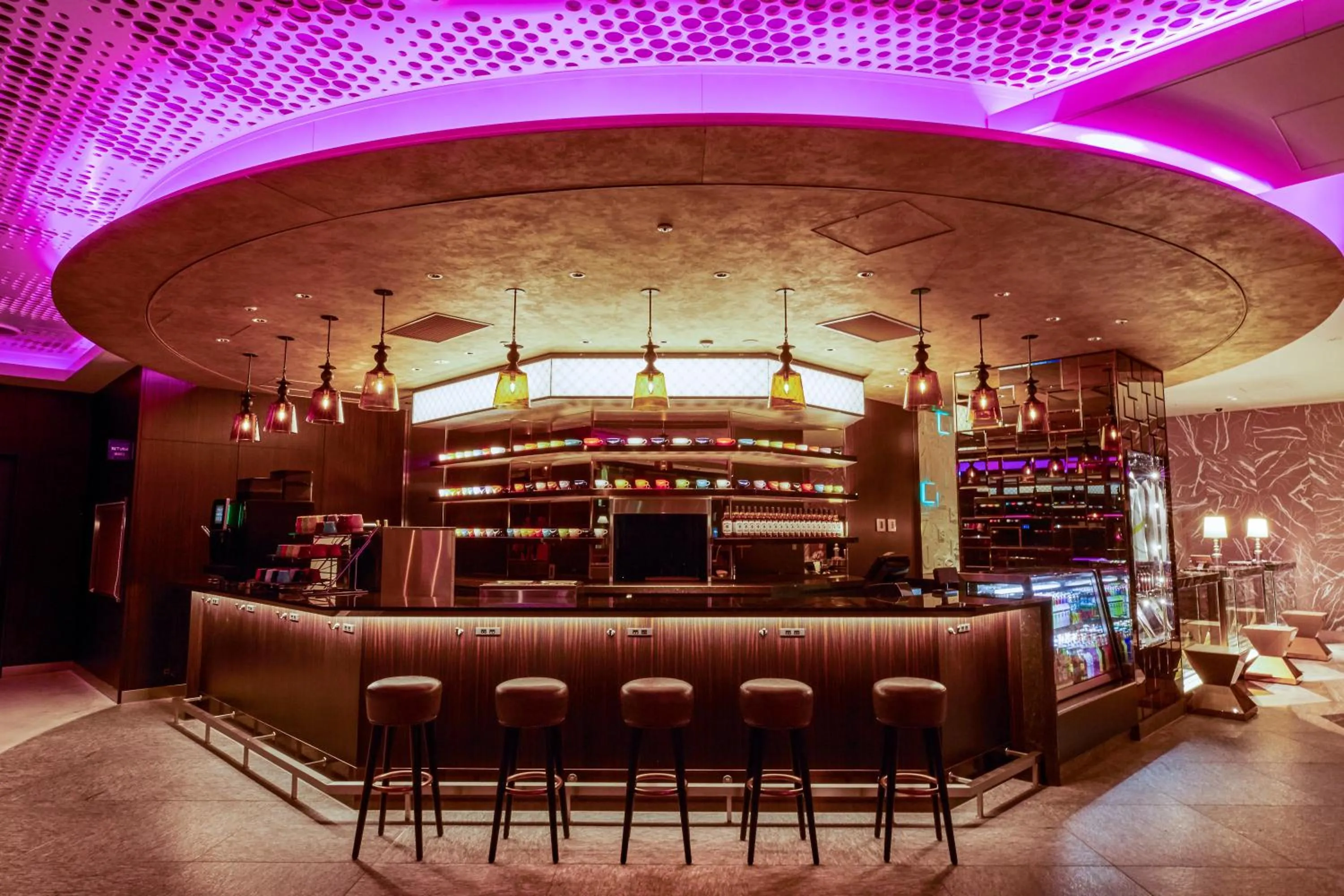 Nightclub / DJ in The Royal Park Canvas - Osaka Kitahama