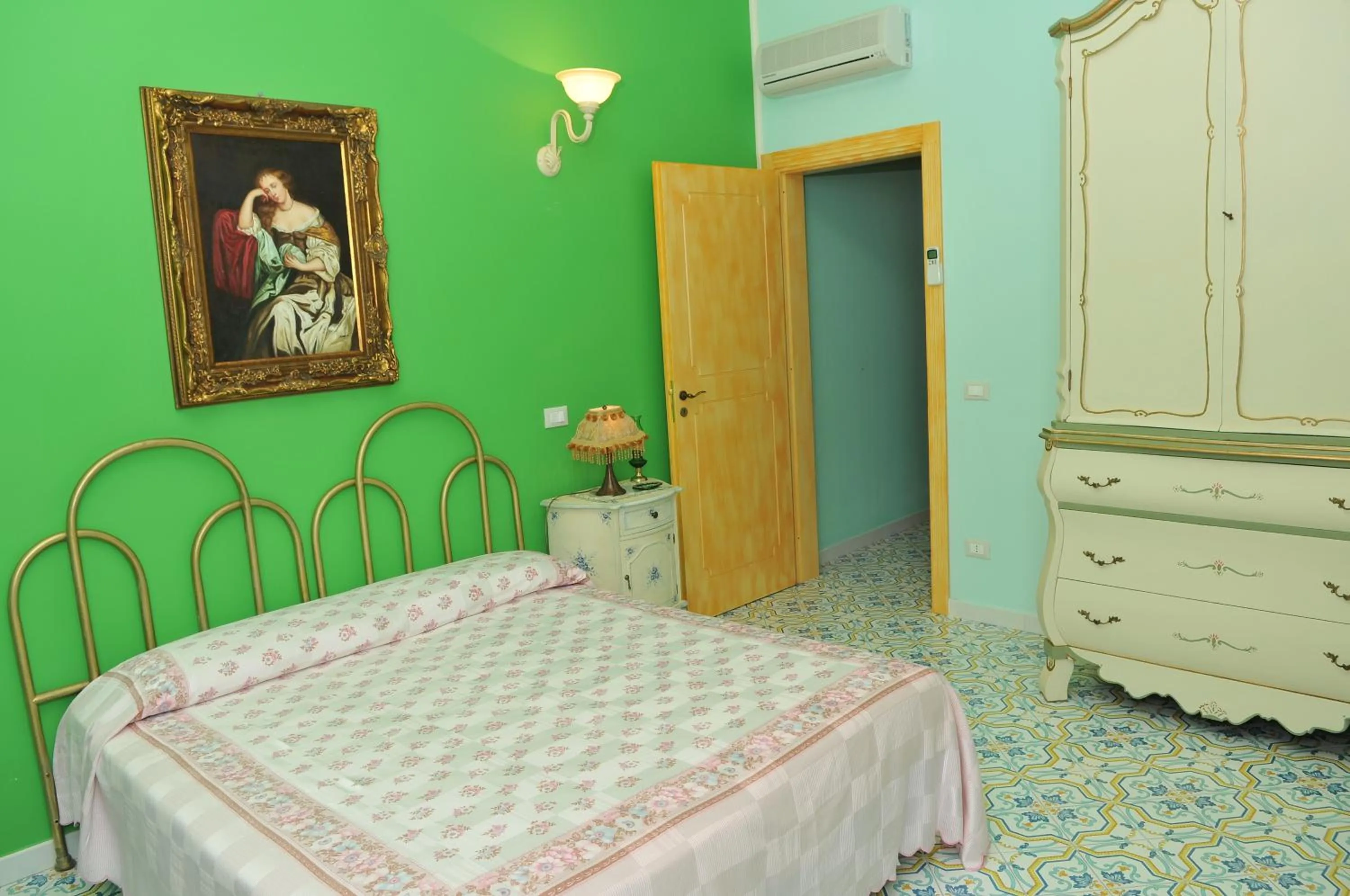 Bed in Albergo Roses