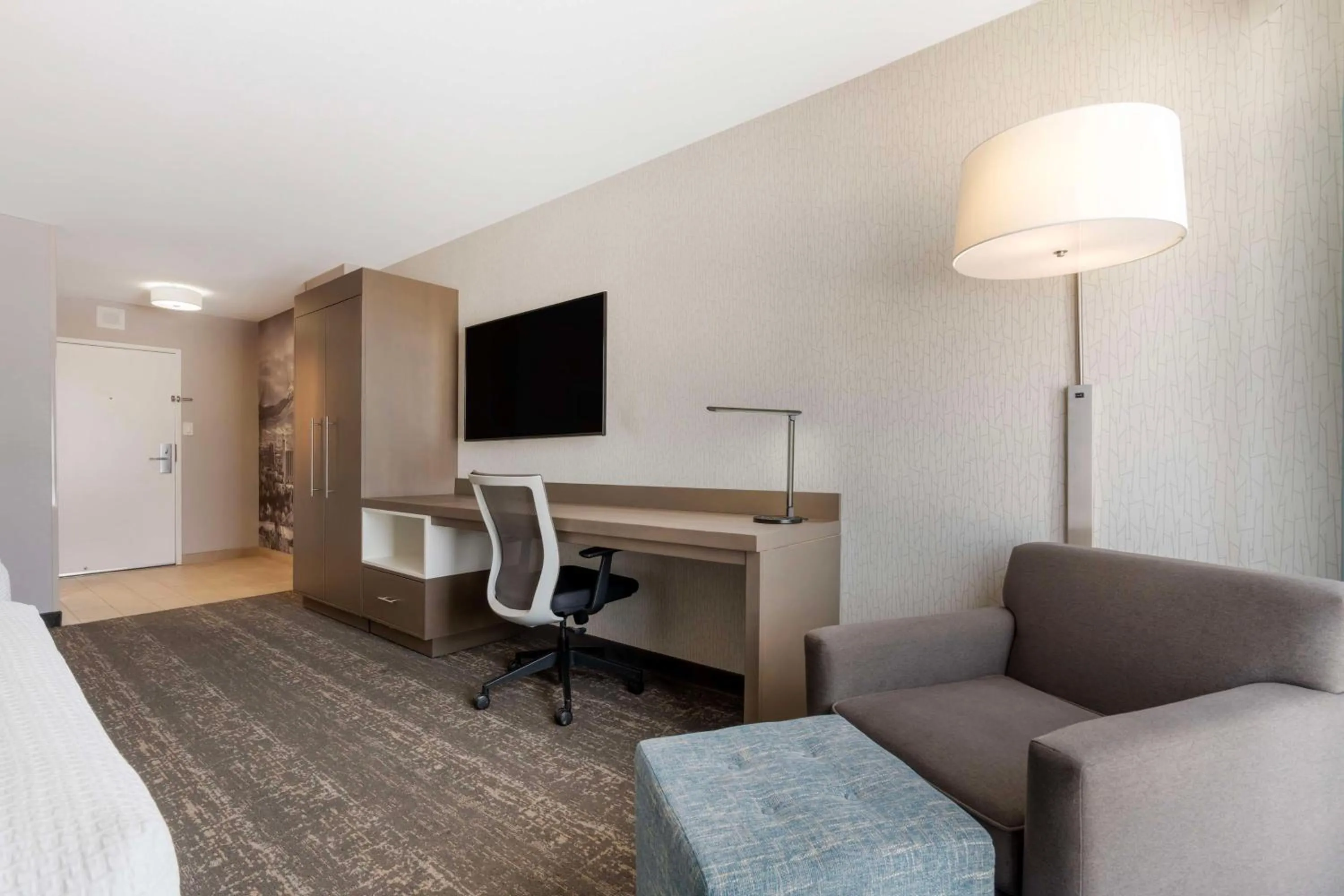 Bedroom in Best Western Plus Sparks-Reno Hotel