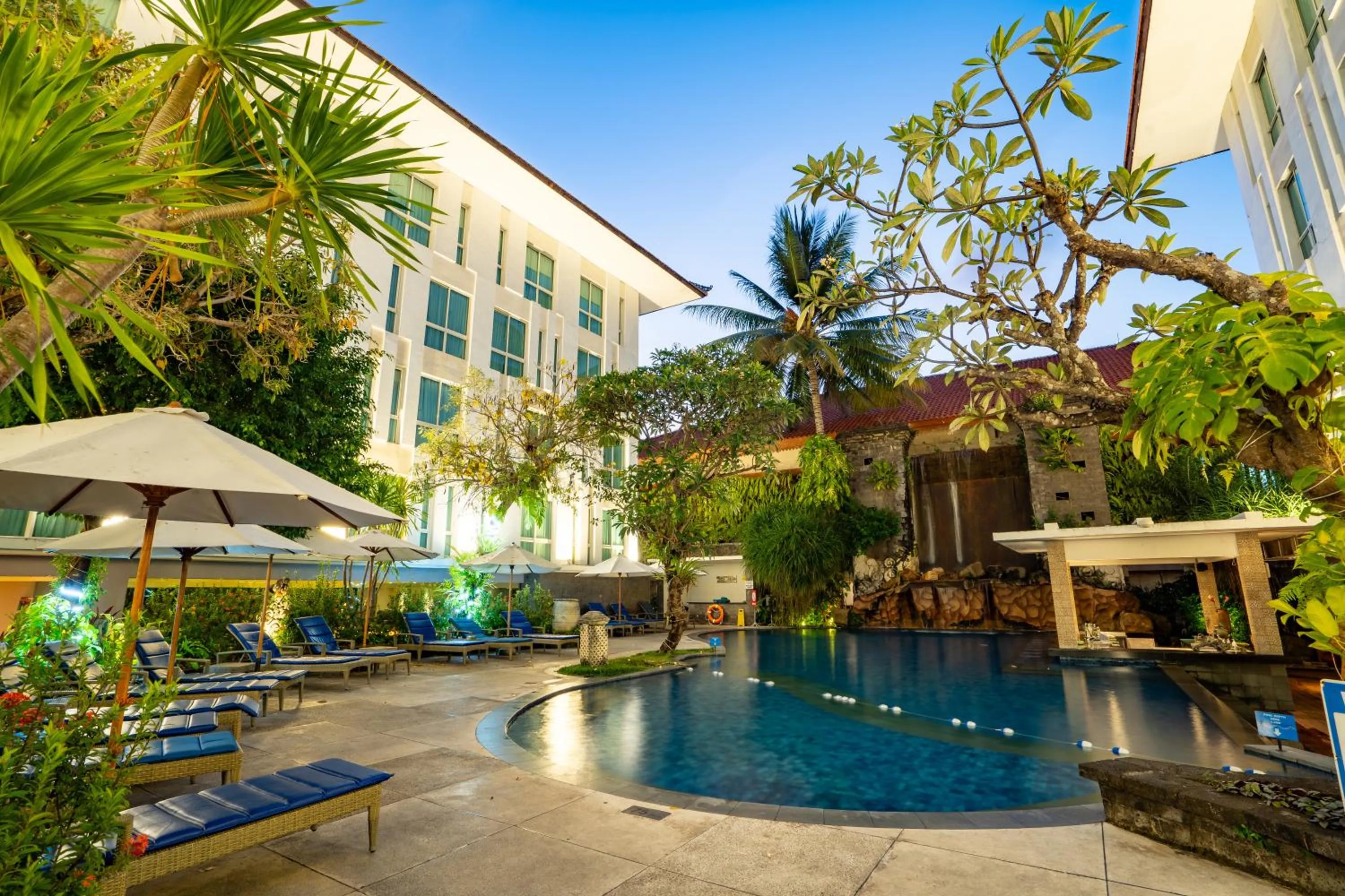 Swimming pool in Bintang Kuta Hotel