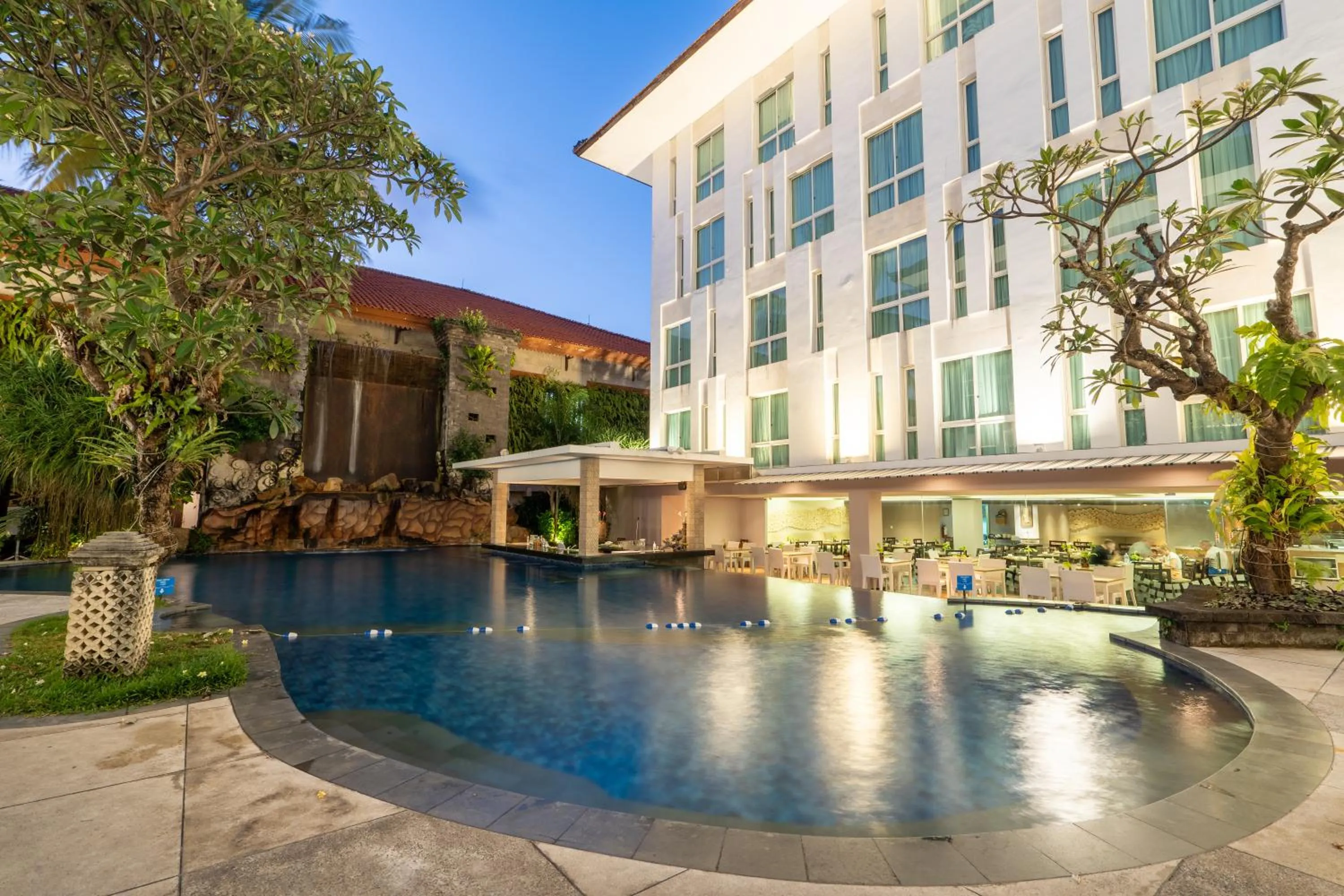 Swimming pool in Bintang Kuta Hotel