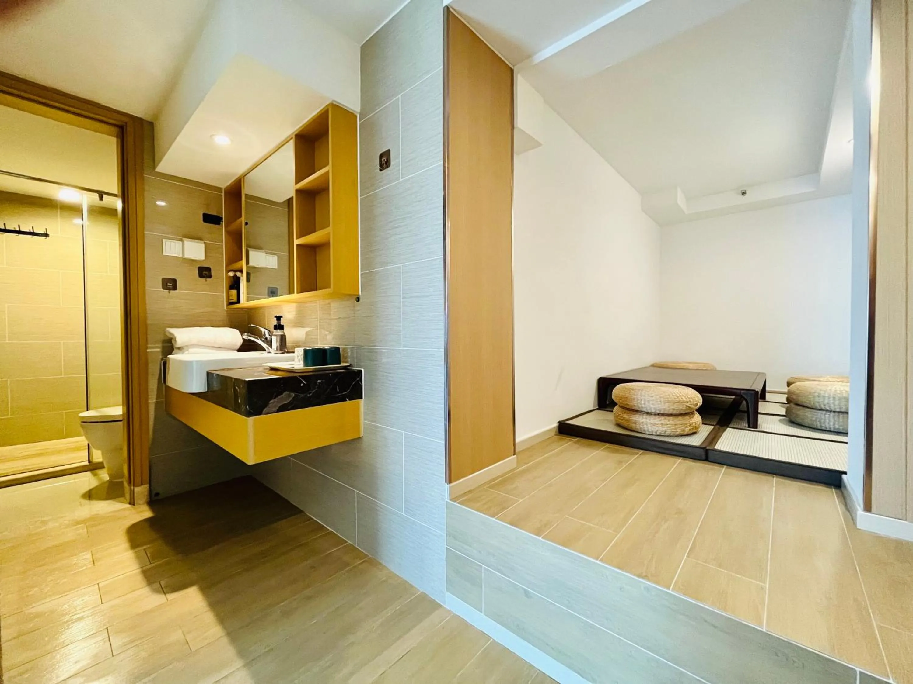 Bathroom, Bed in Neal Yat Seaview Apartment Haitang Bay Sanya