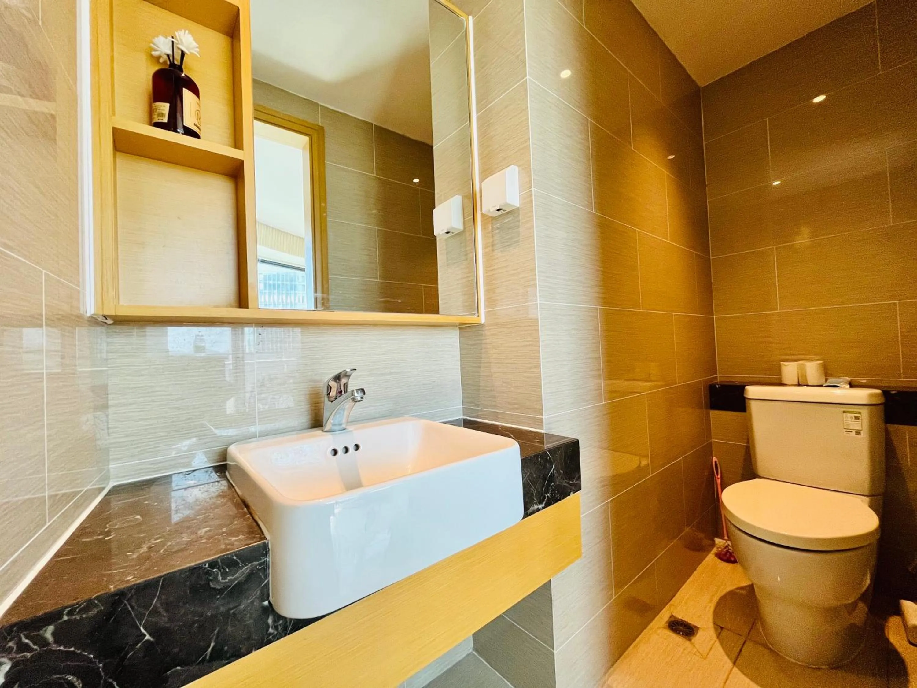 Toilet in Neal Yat Seaview Apartment Haitang Bay Sanya