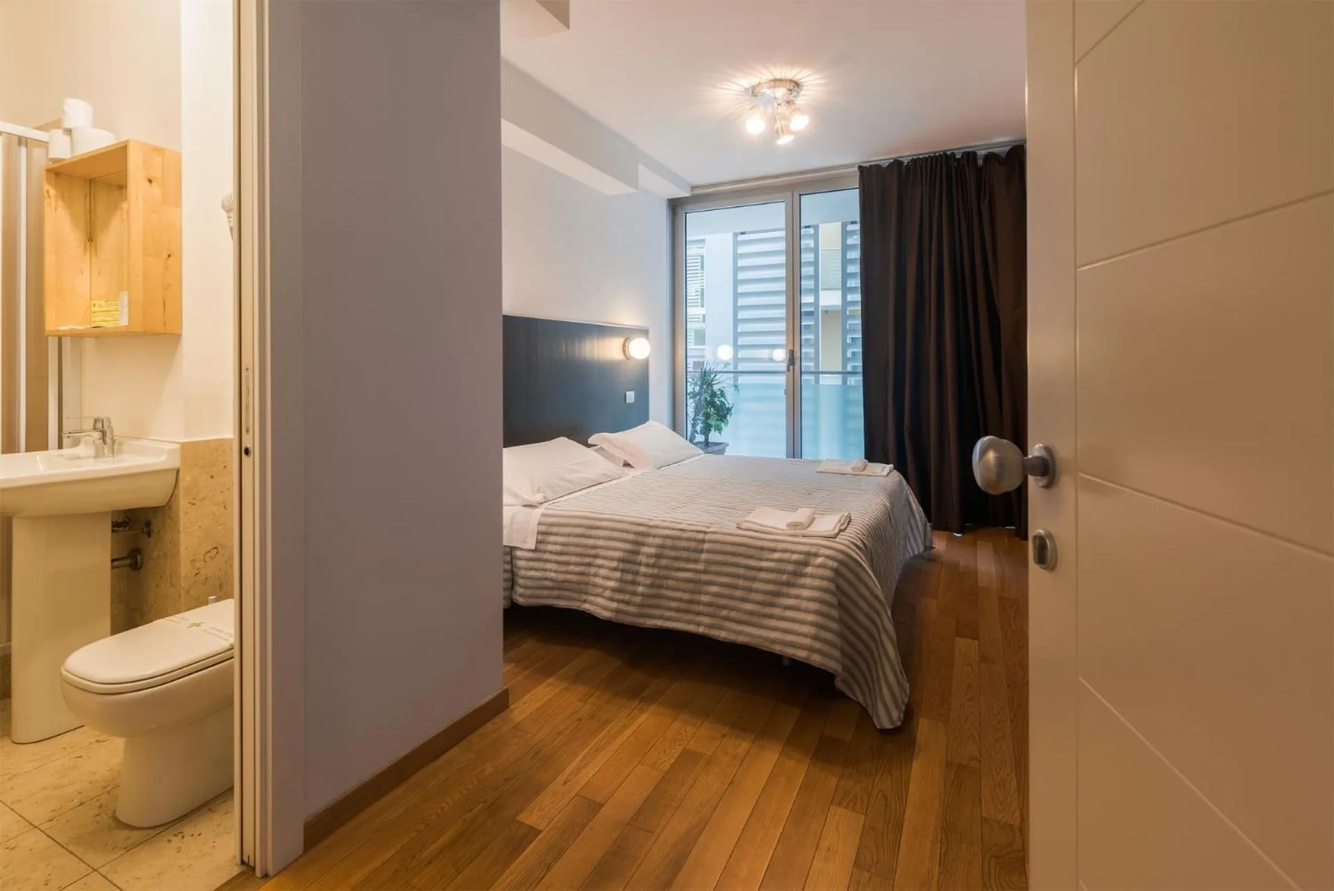 Photo of the whole room, Bed in Daglingegneri