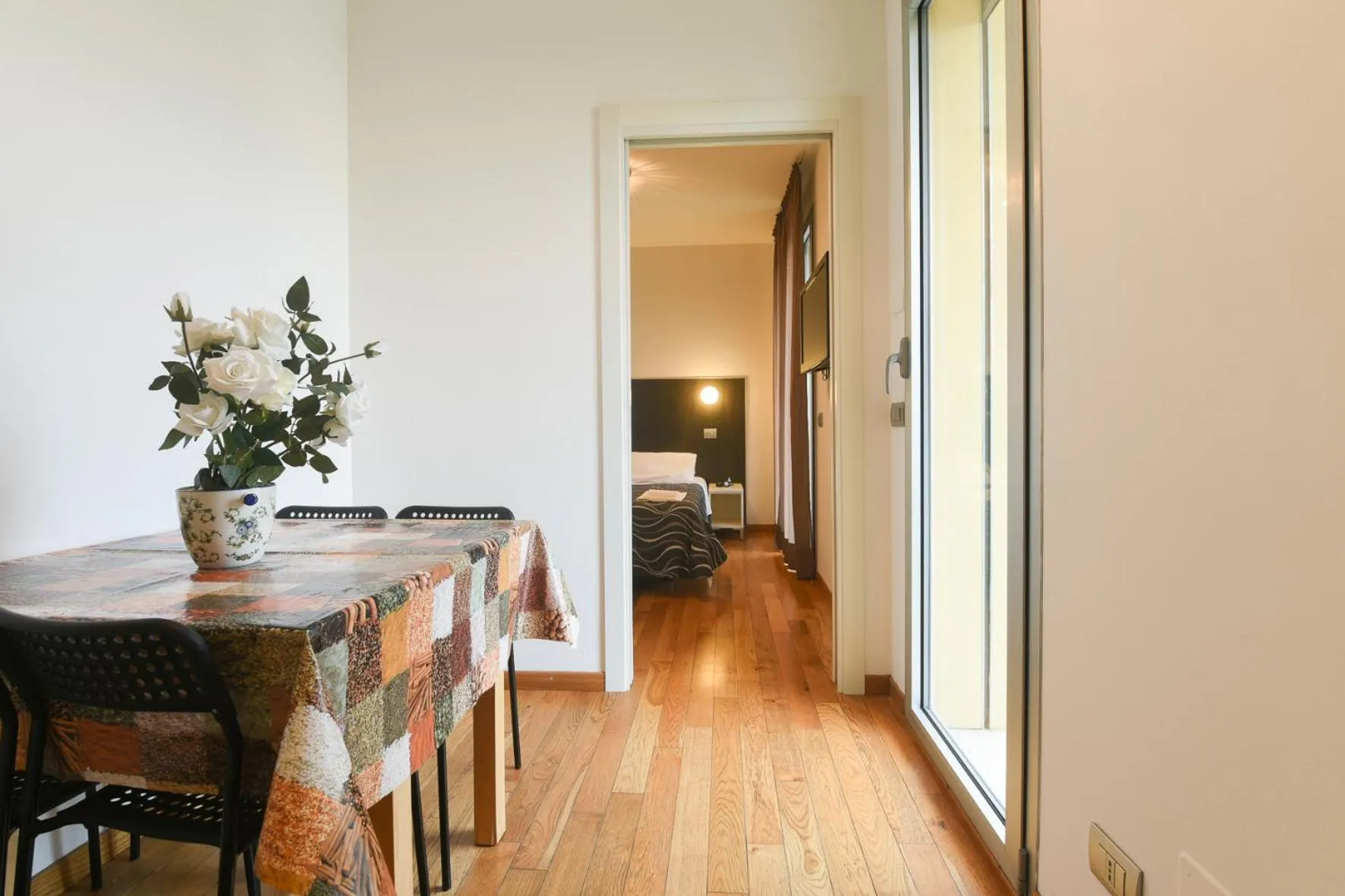 Dining area, Bed in Daglingegneri