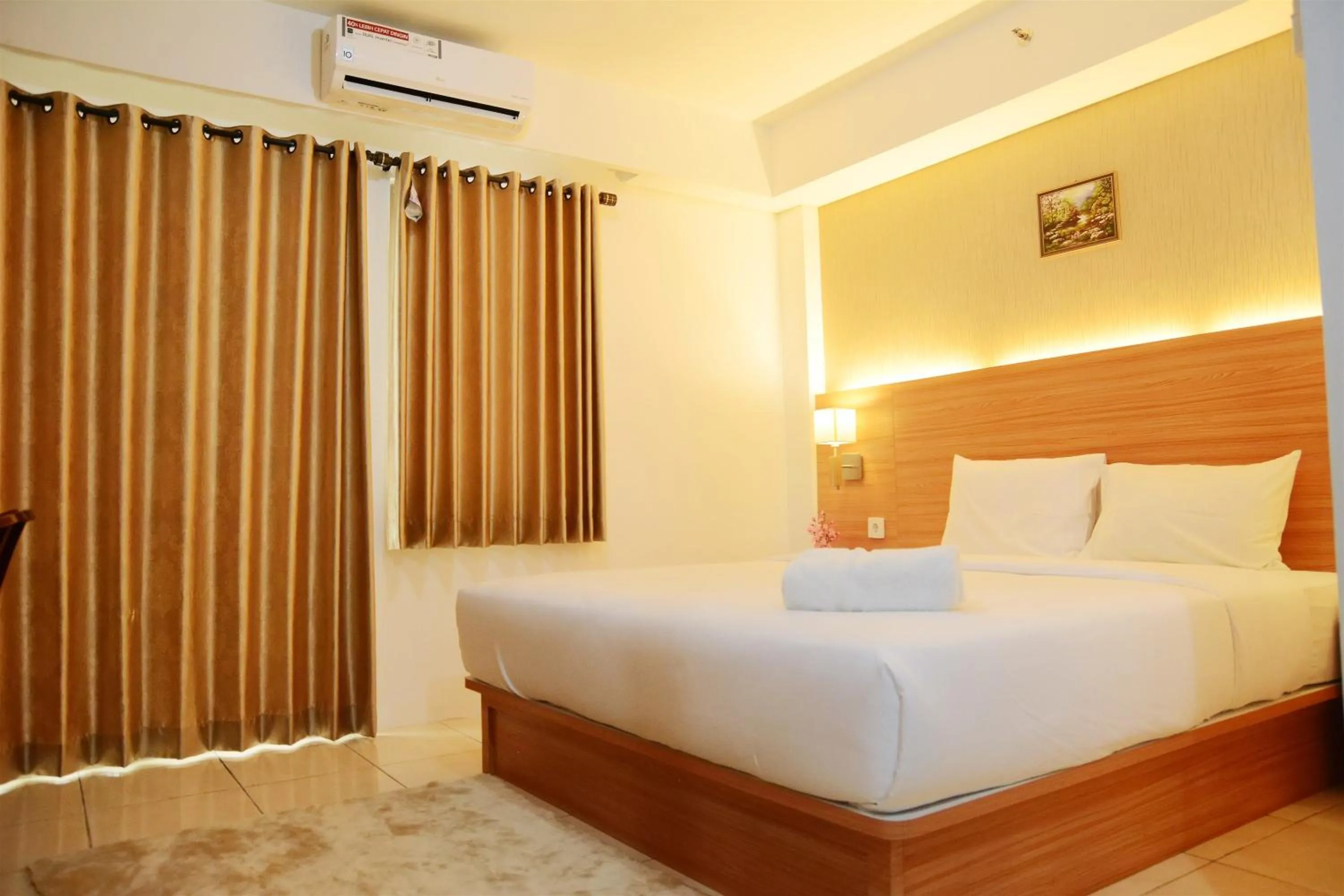 Bed in Simply Studio Room at Annora Living Apartment Tangerang By Travelio