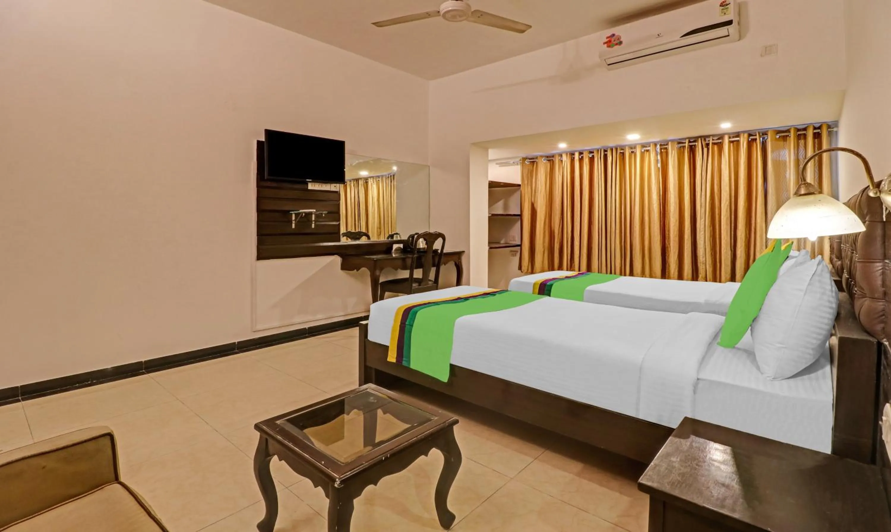 Bedroom, Bed in Treebo White Inn Koramangala