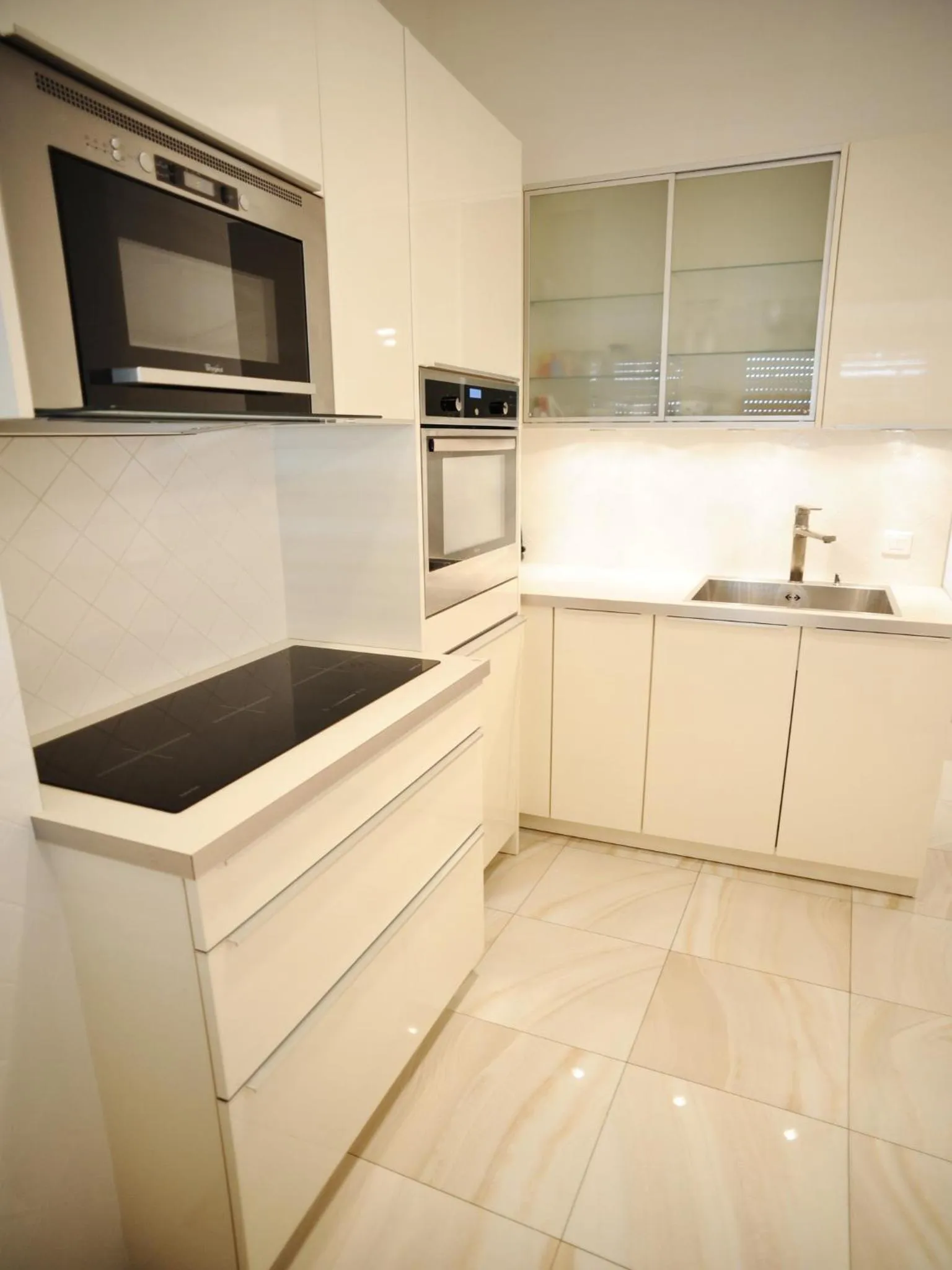 Kitchen or kitchenette in ApartHotel Riviera - Nice Côte d'Azur - Grimaldi AC - Promenade des Anglais