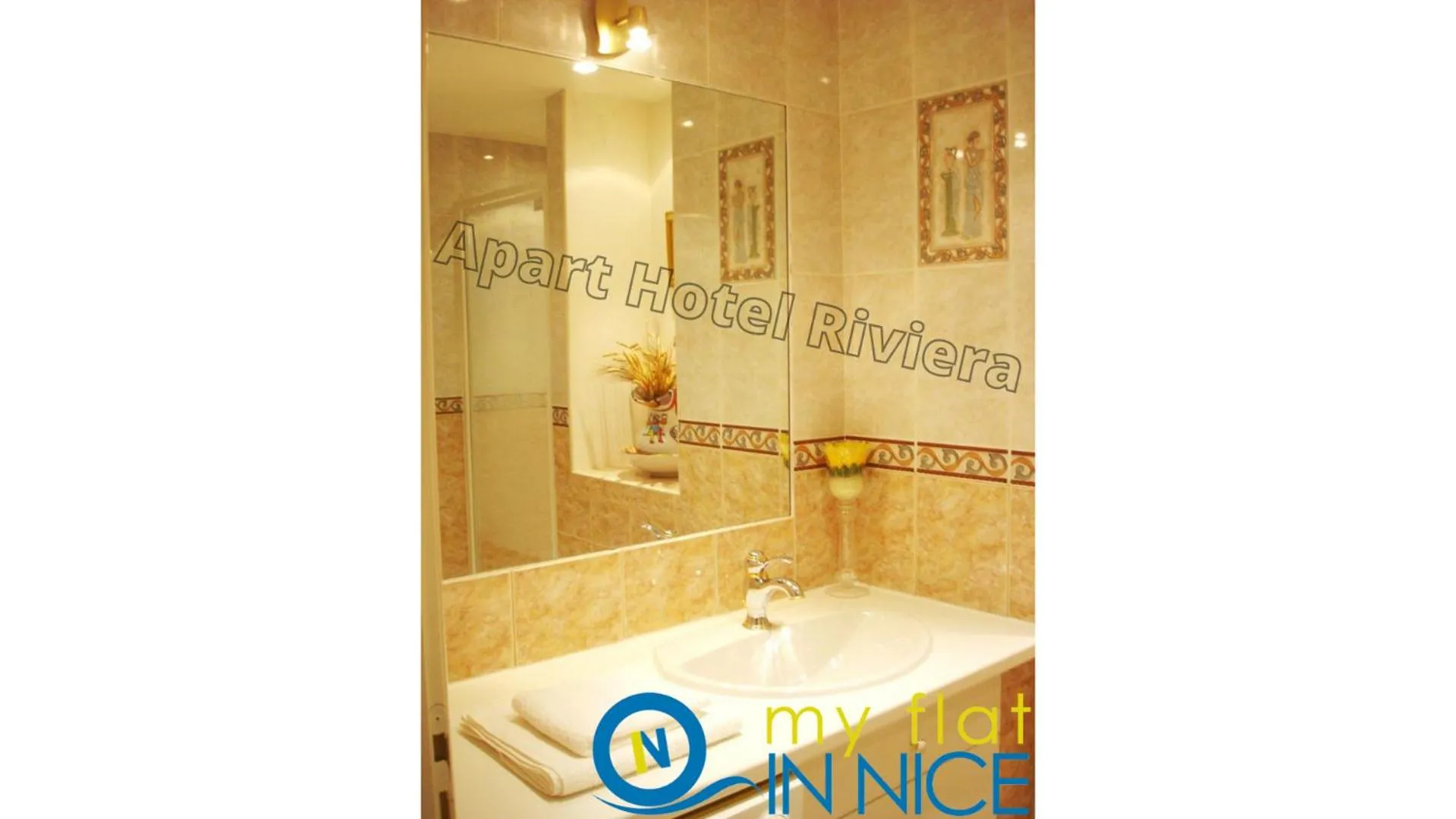 Bathroom in ApartHotel Riviera - Nice Côte d'Azur - Grimaldi AC - Promenade des Anglais