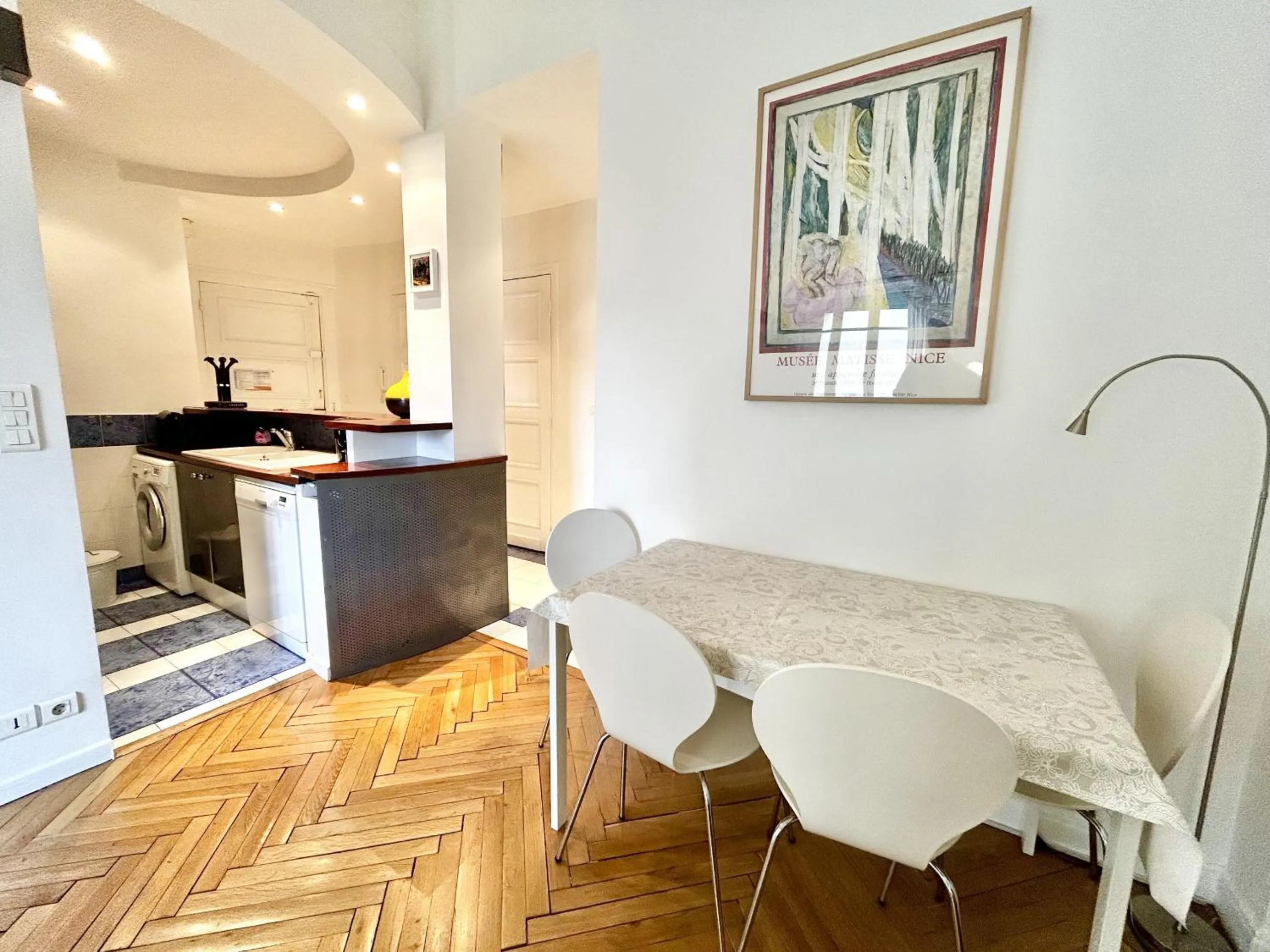 Dining area in ApartHotel Riviera - Nice Côte d'Azur - Grimaldi AC - Promenade des Anglais