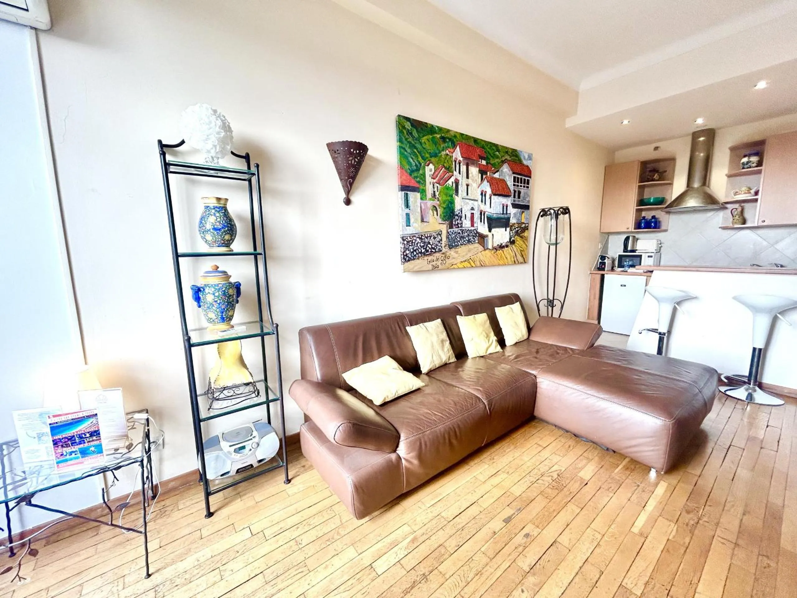 Communal lounge/ TV room in ApartHotel Riviera - Nice Côte d'Azur - Grimaldi AC - Promenade des Anglais